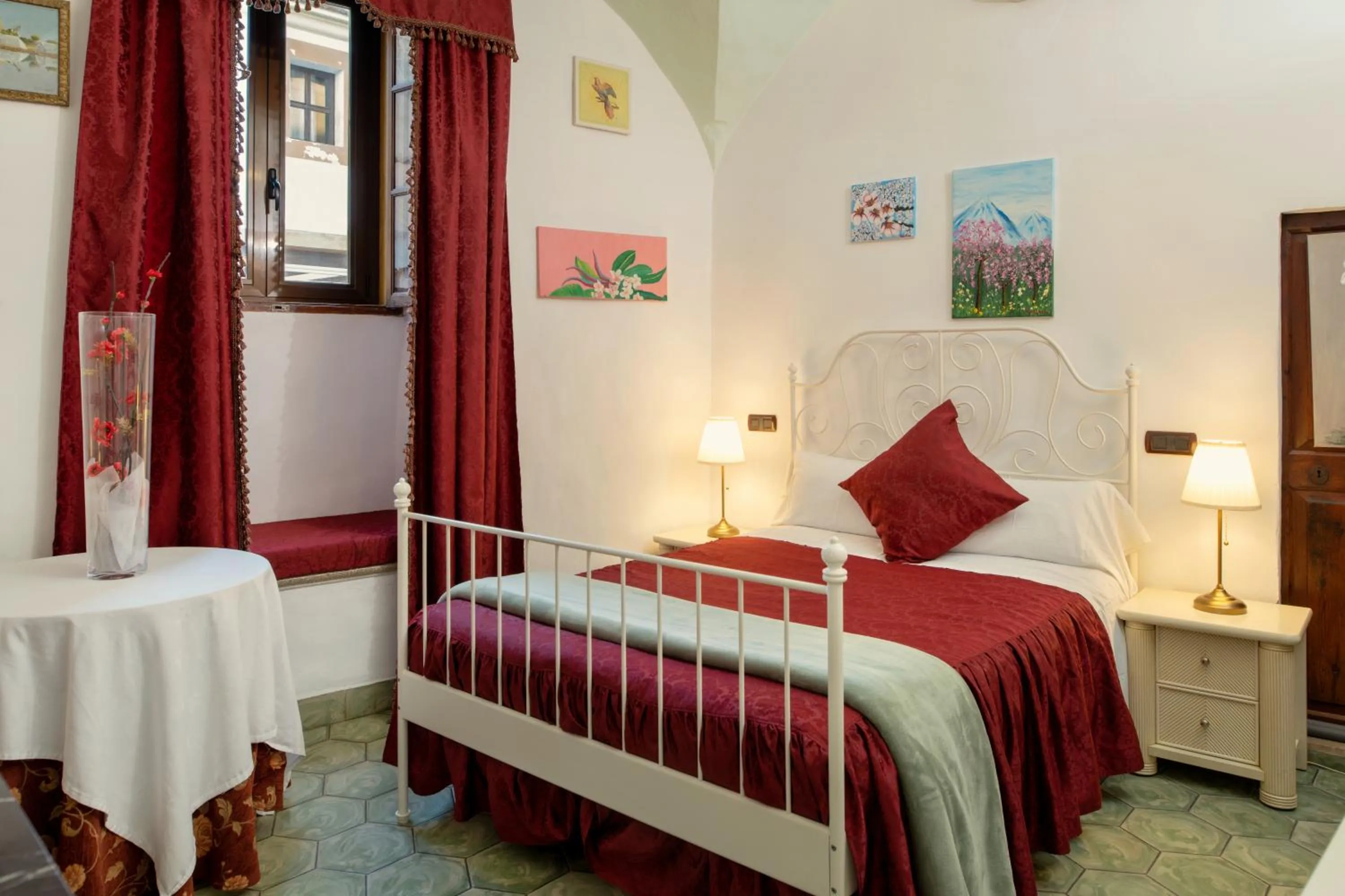 TV and multimedia, Bed in Hotel Segles - Turismo de Interior