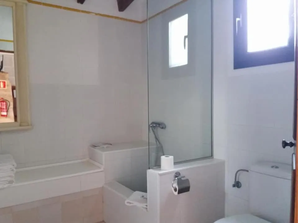 Toilet in Hotel Segles - Turismo de Interior