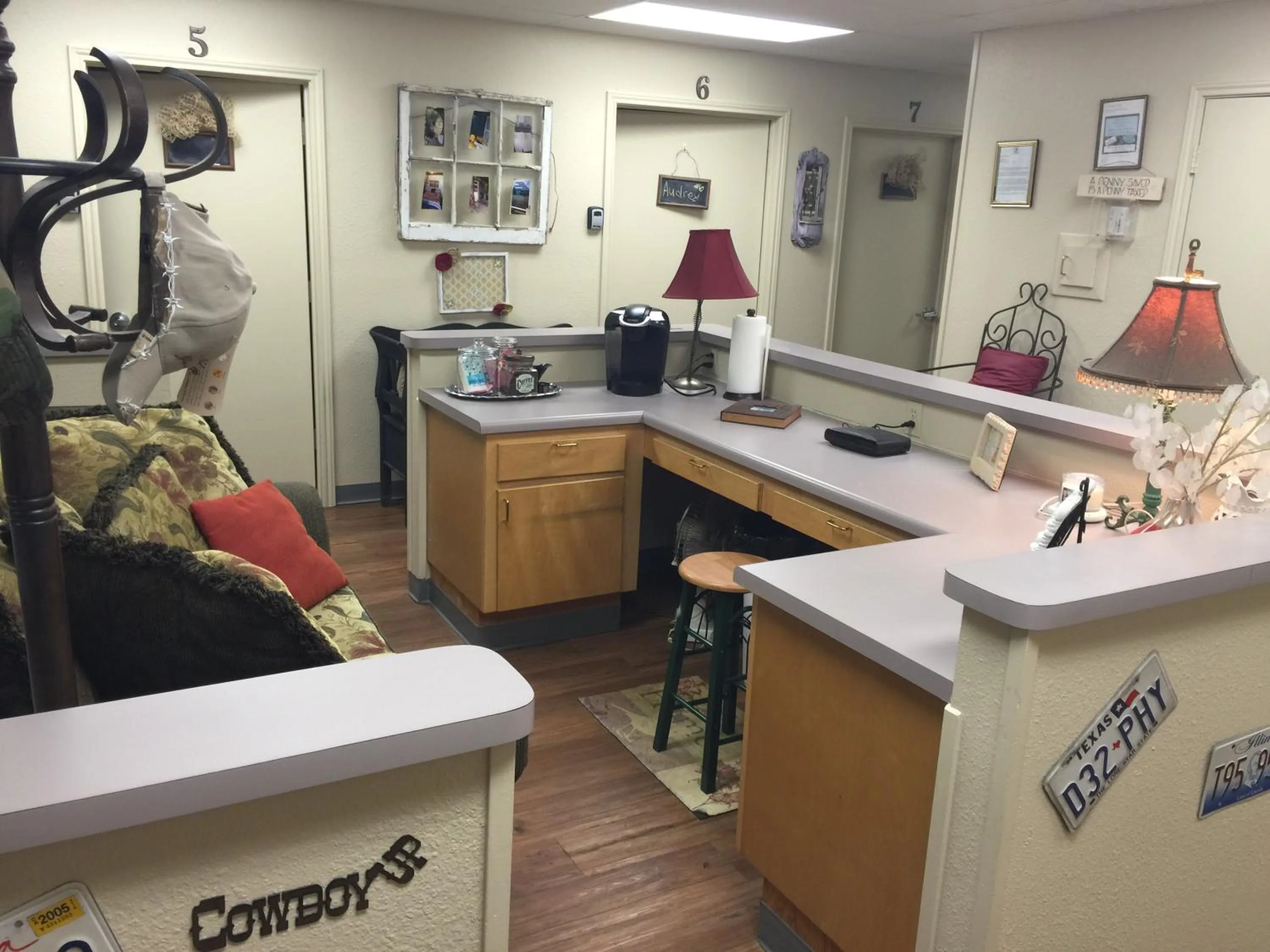 Communal lounge/ TV room in A Place to Stay Rooms