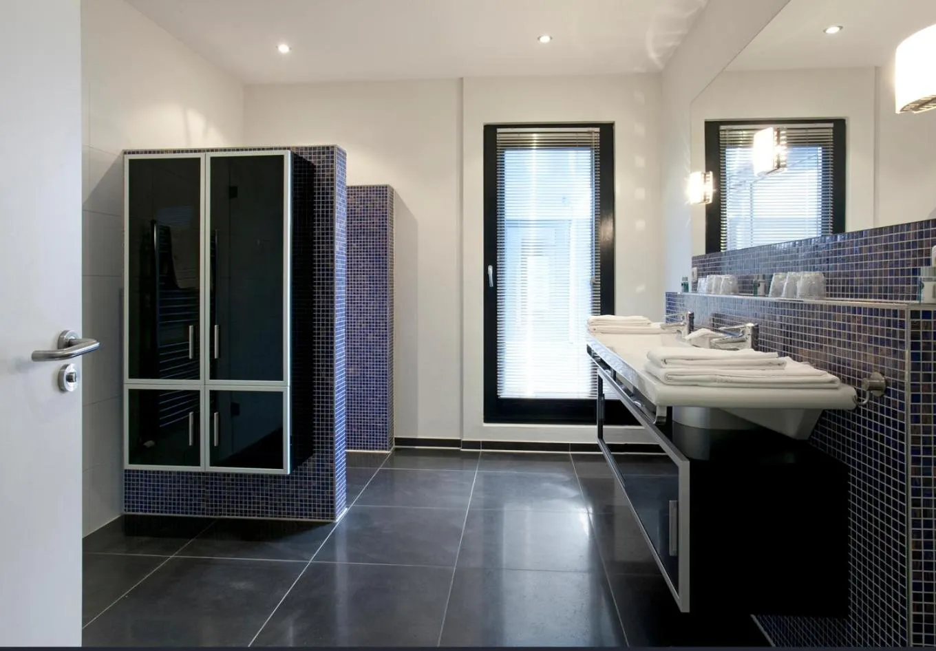 Bathroom in Hotel De Schout