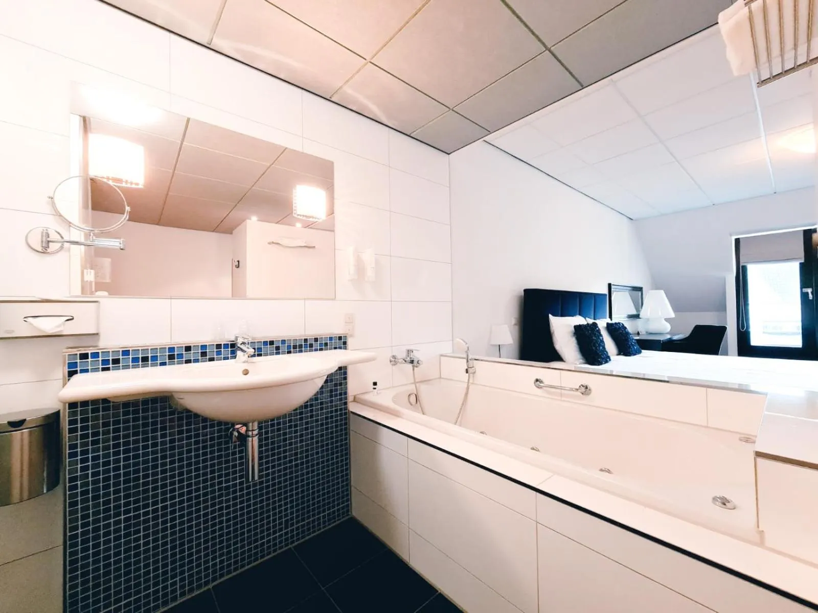 Bathroom in Hotel De Schout