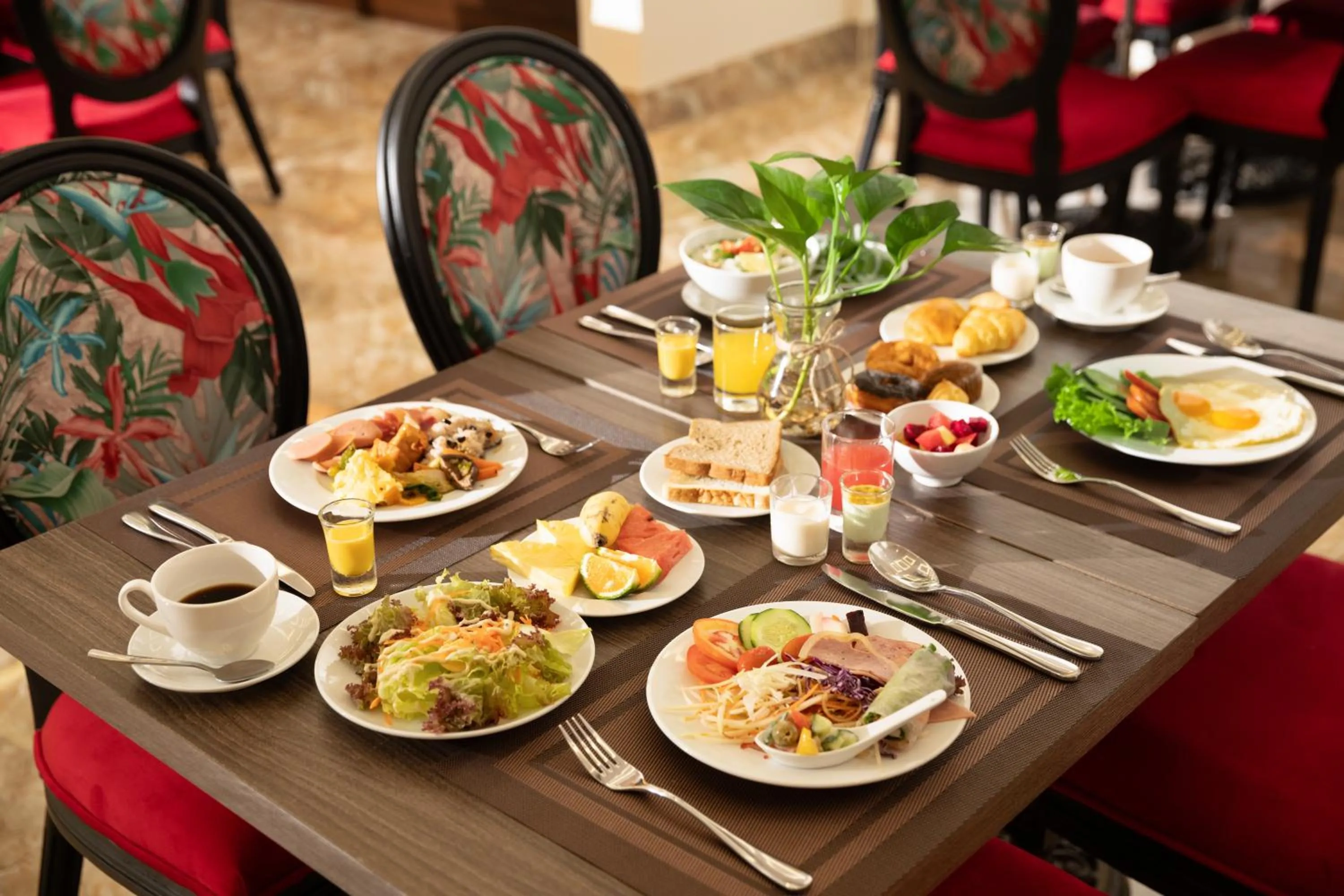 Restaurant/places to eat in Soleil by Soluna - A Charming Touch of Hoi An Heritage - formerly Hoi An Babylon Luxury Hotel