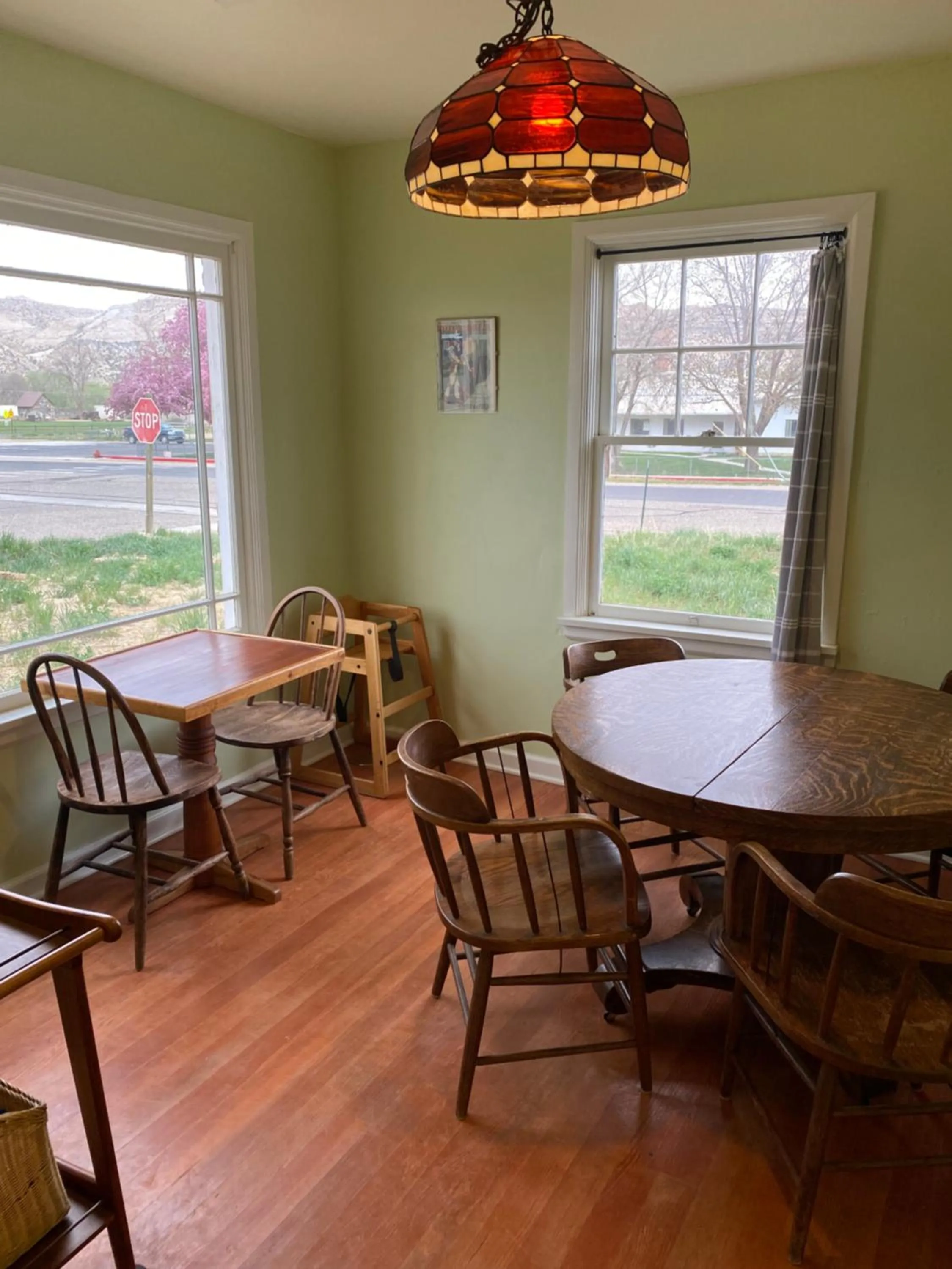 Restaurant/places to eat in The Loubird Inn