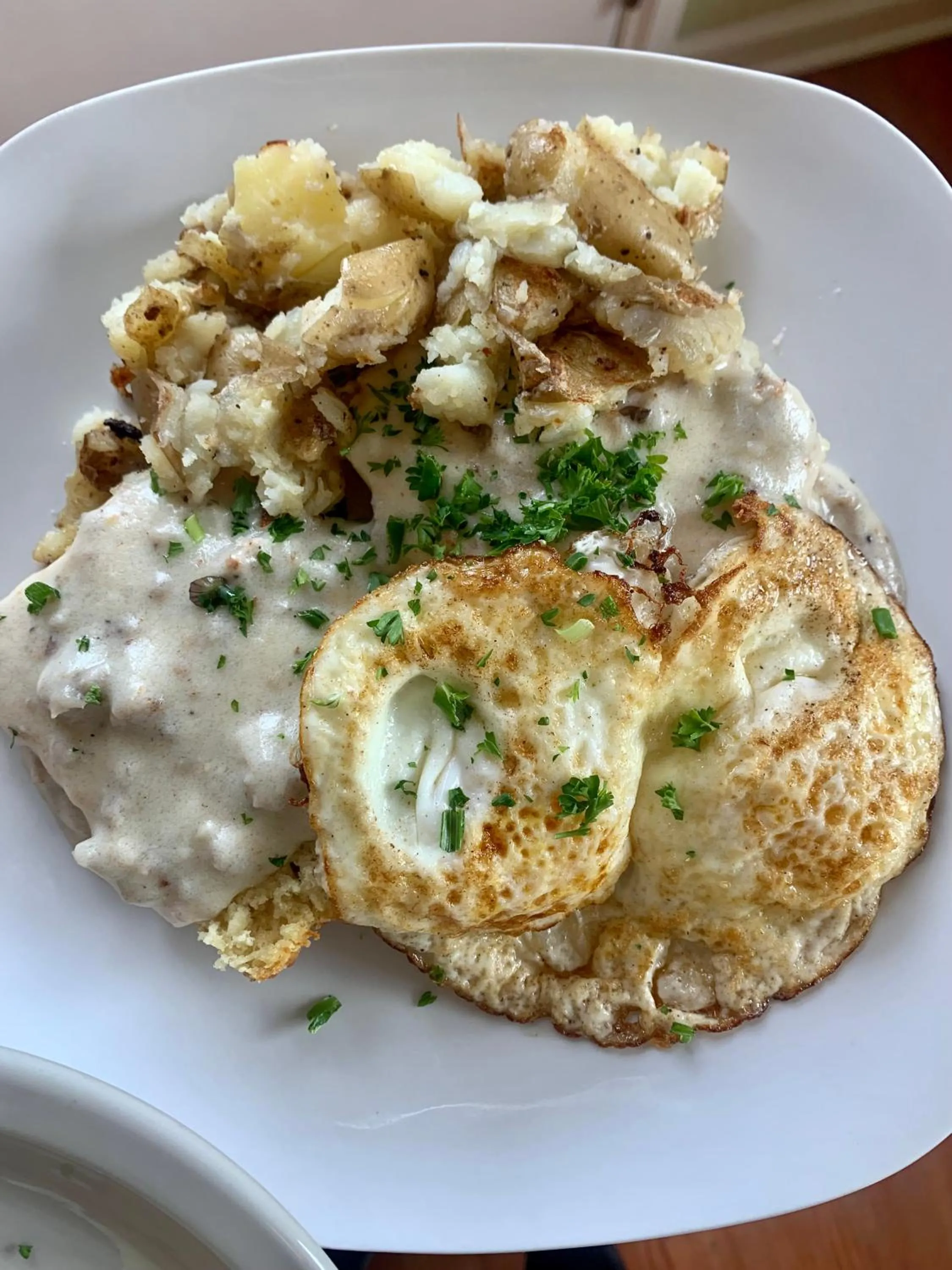 Restaurant/places to eat in The Loubird Inn