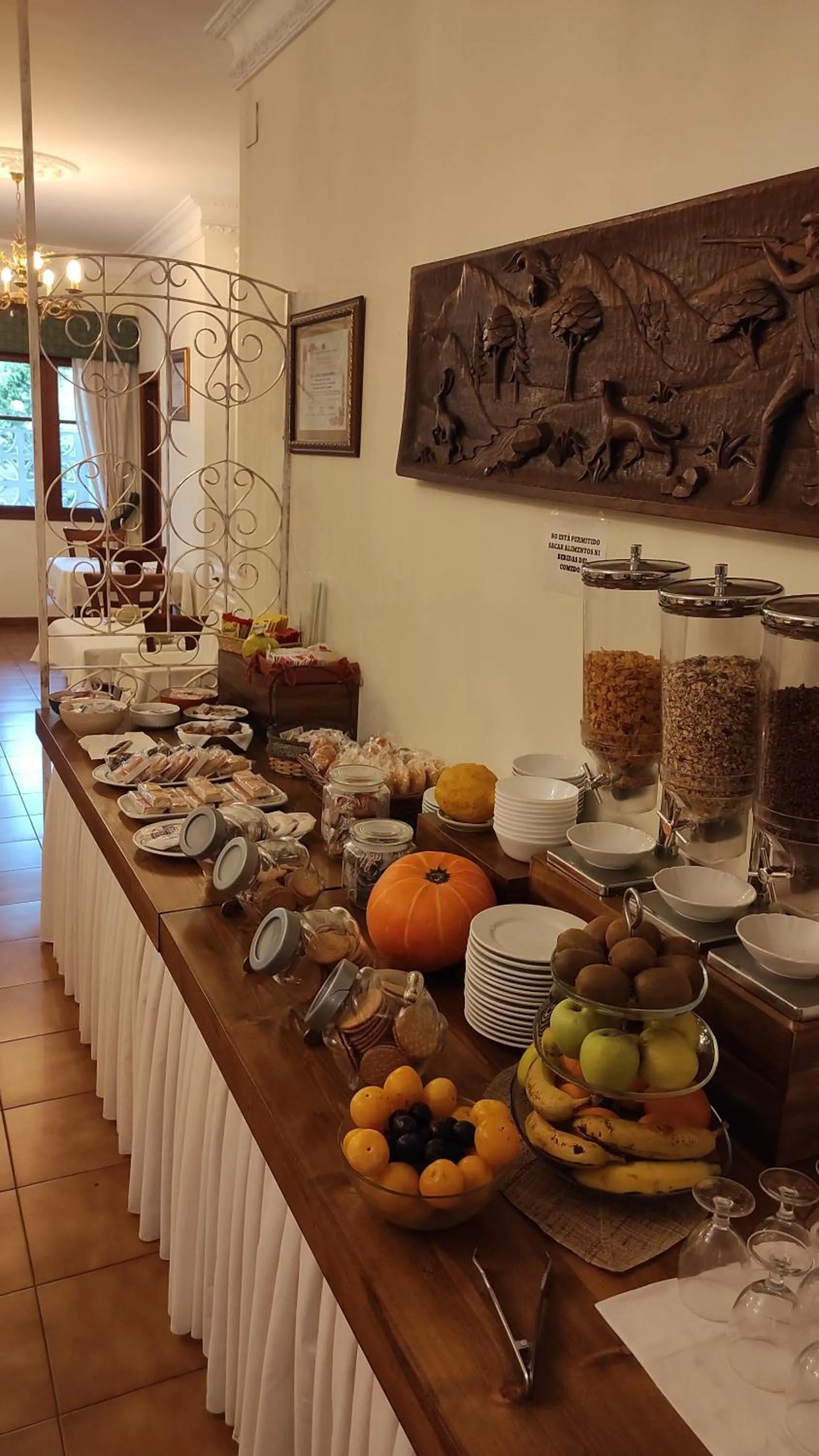 Food and drinks in Hotel Amandi