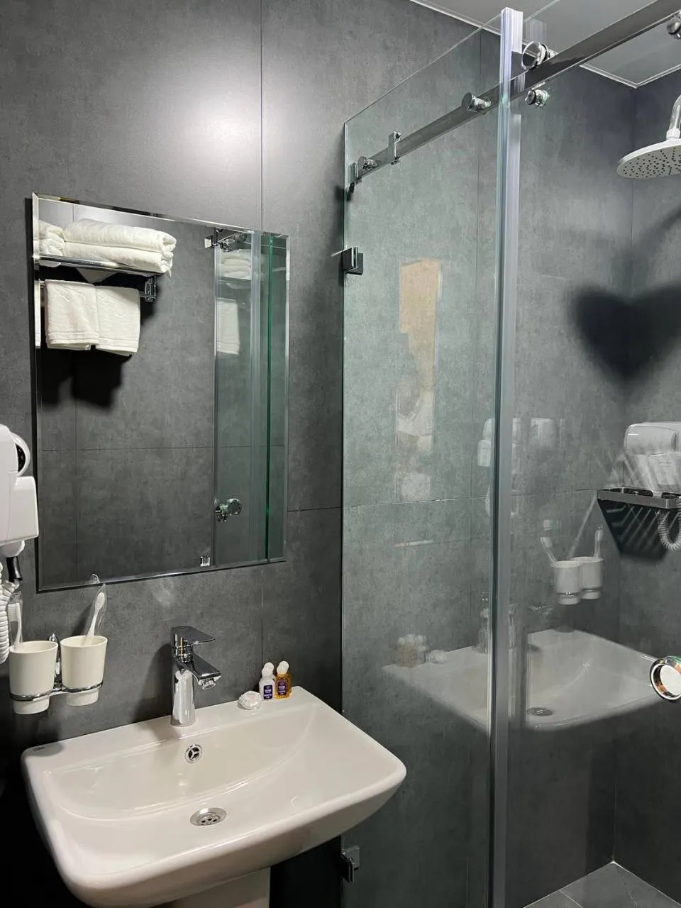 Shower in Shahristan Art Boutique Hotel