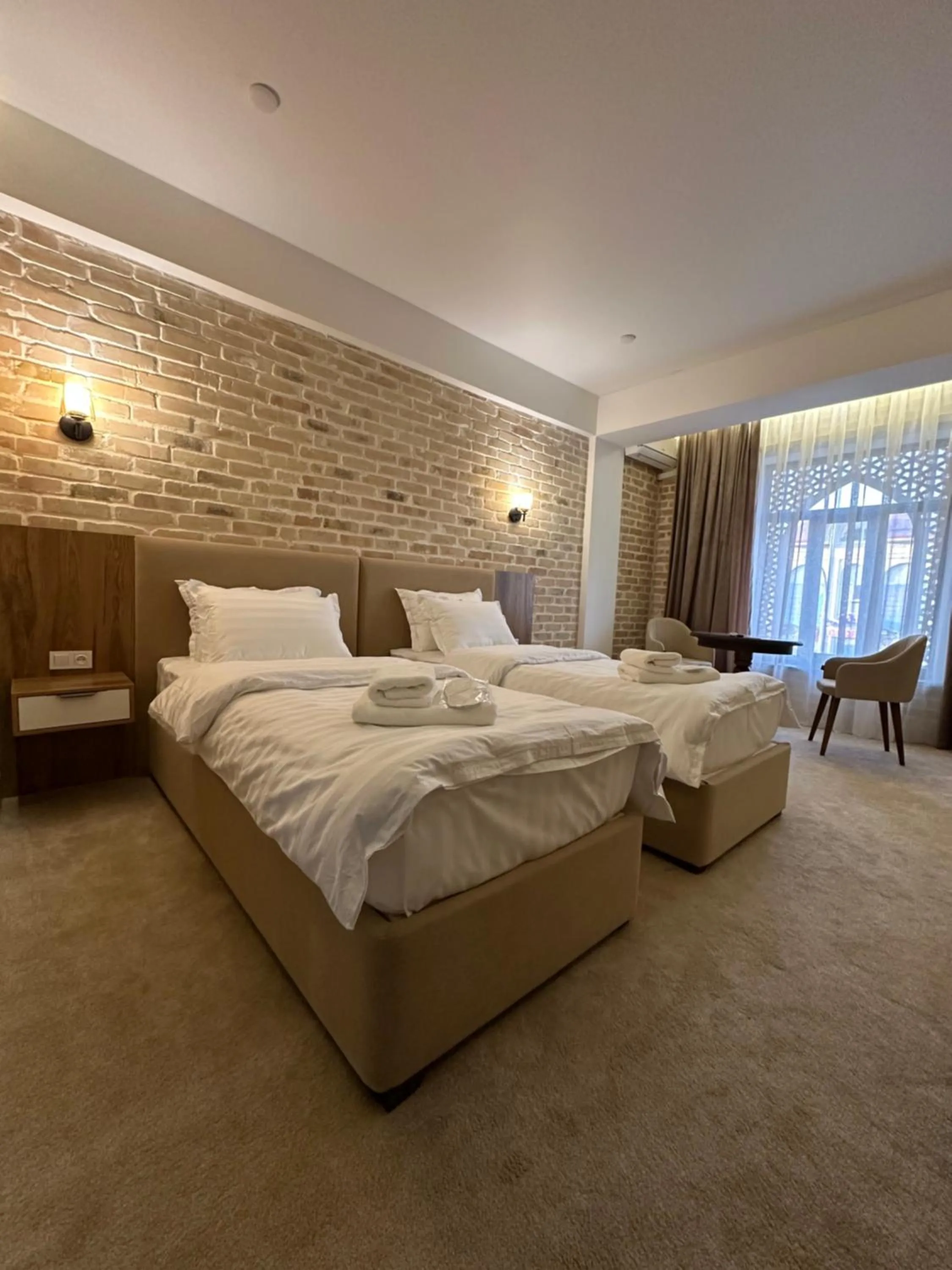 Photo of the whole room, Bed in Shahristan Art Boutique Hotel