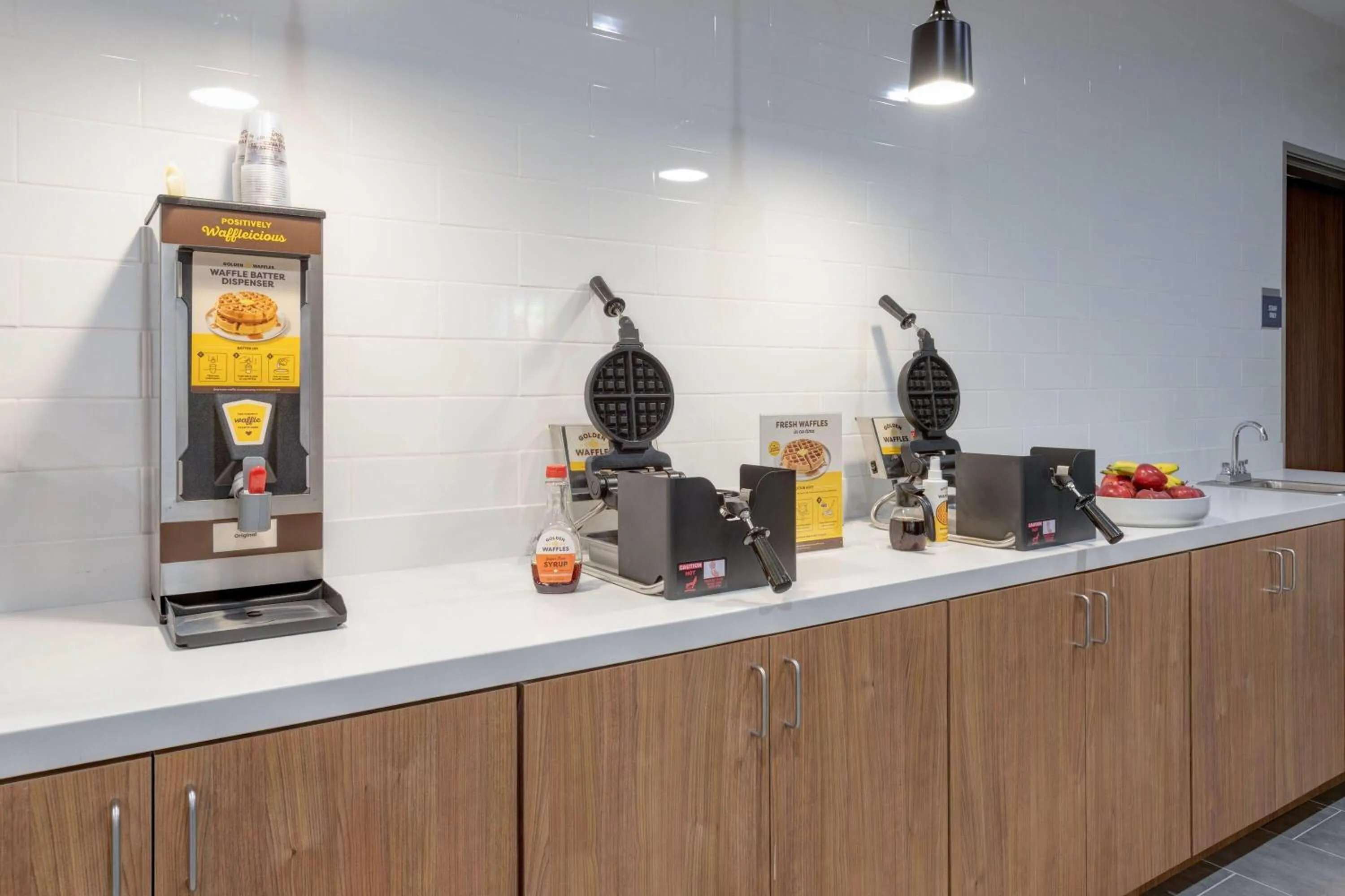 Breakfast in La Quinta Inn & Suites by Wyndham Eagle Pass