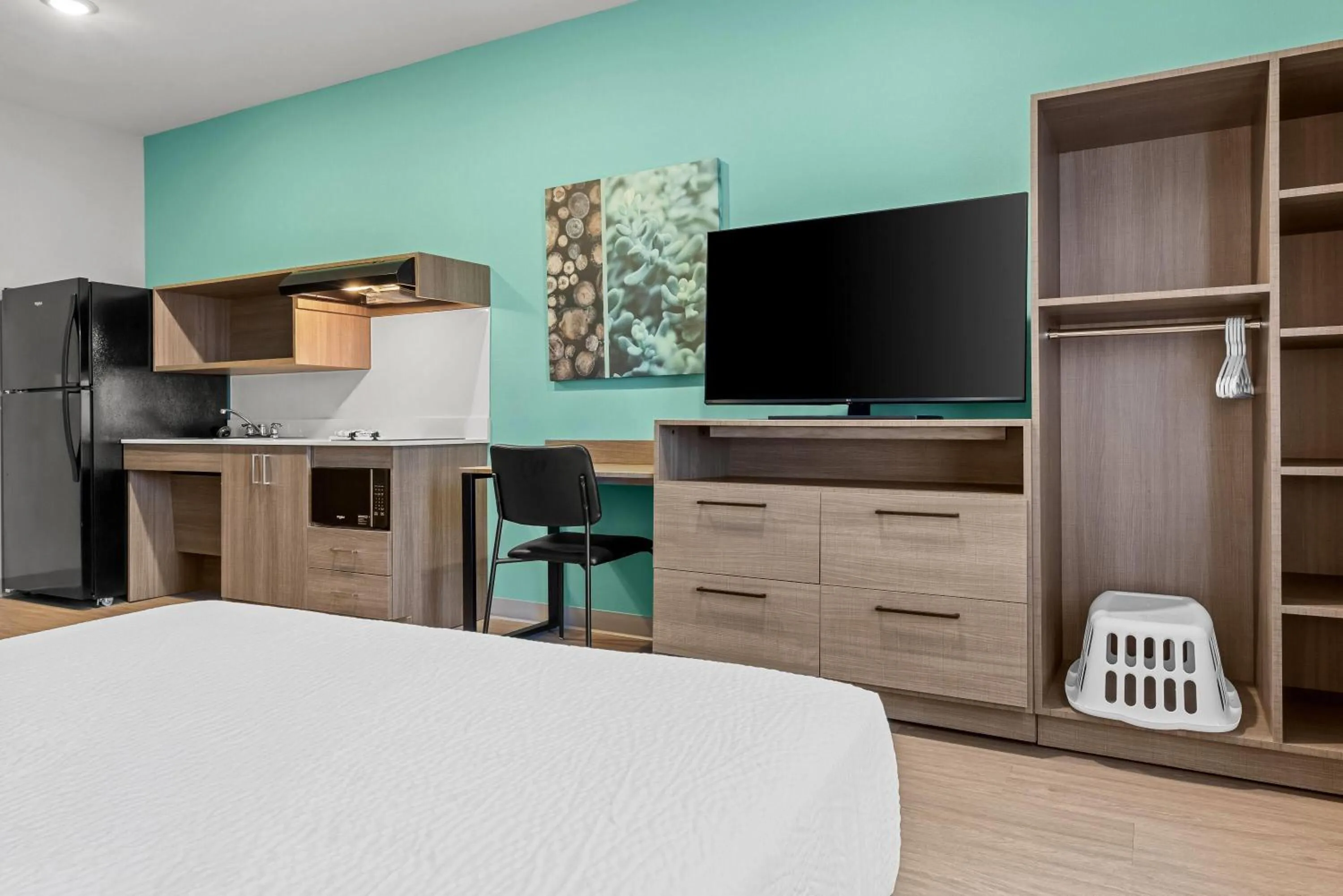 Bed in Echo Suites Extended Stay by Wyndham Atlanta-Conyers