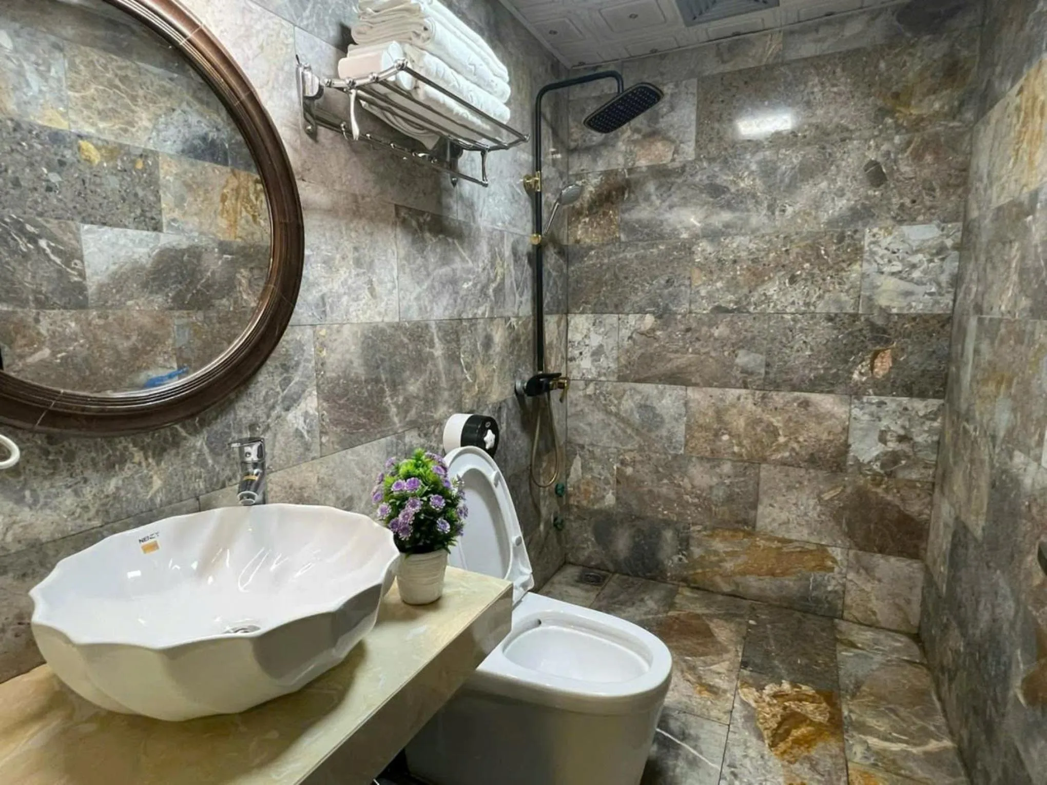 Shower in Adam Hotel Sa Pa