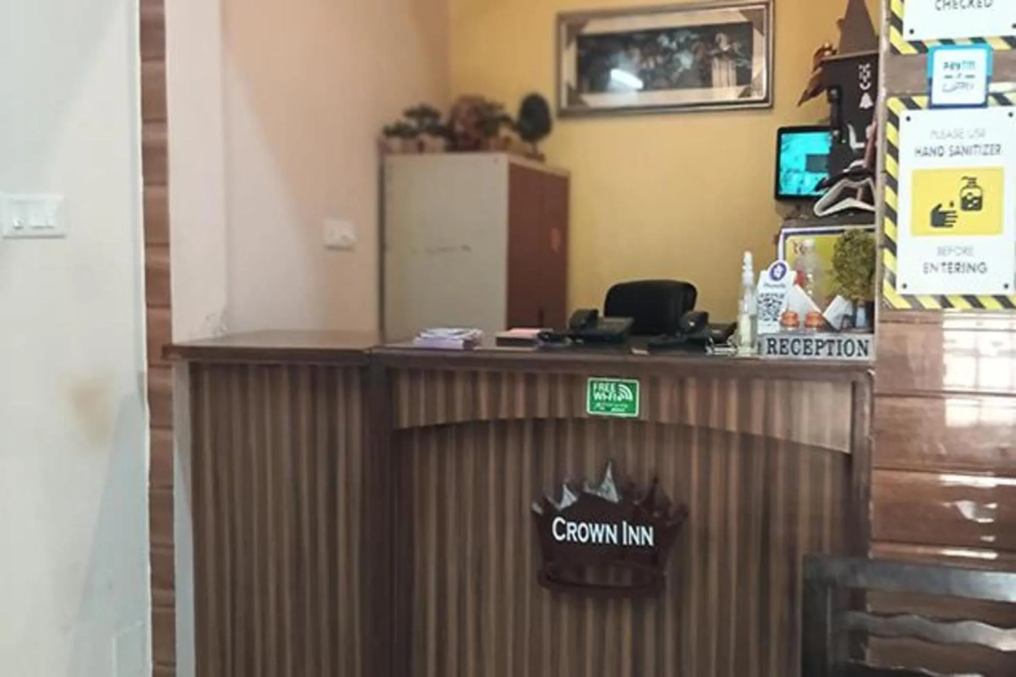 Lobby or reception in FabHotel Crown Inn