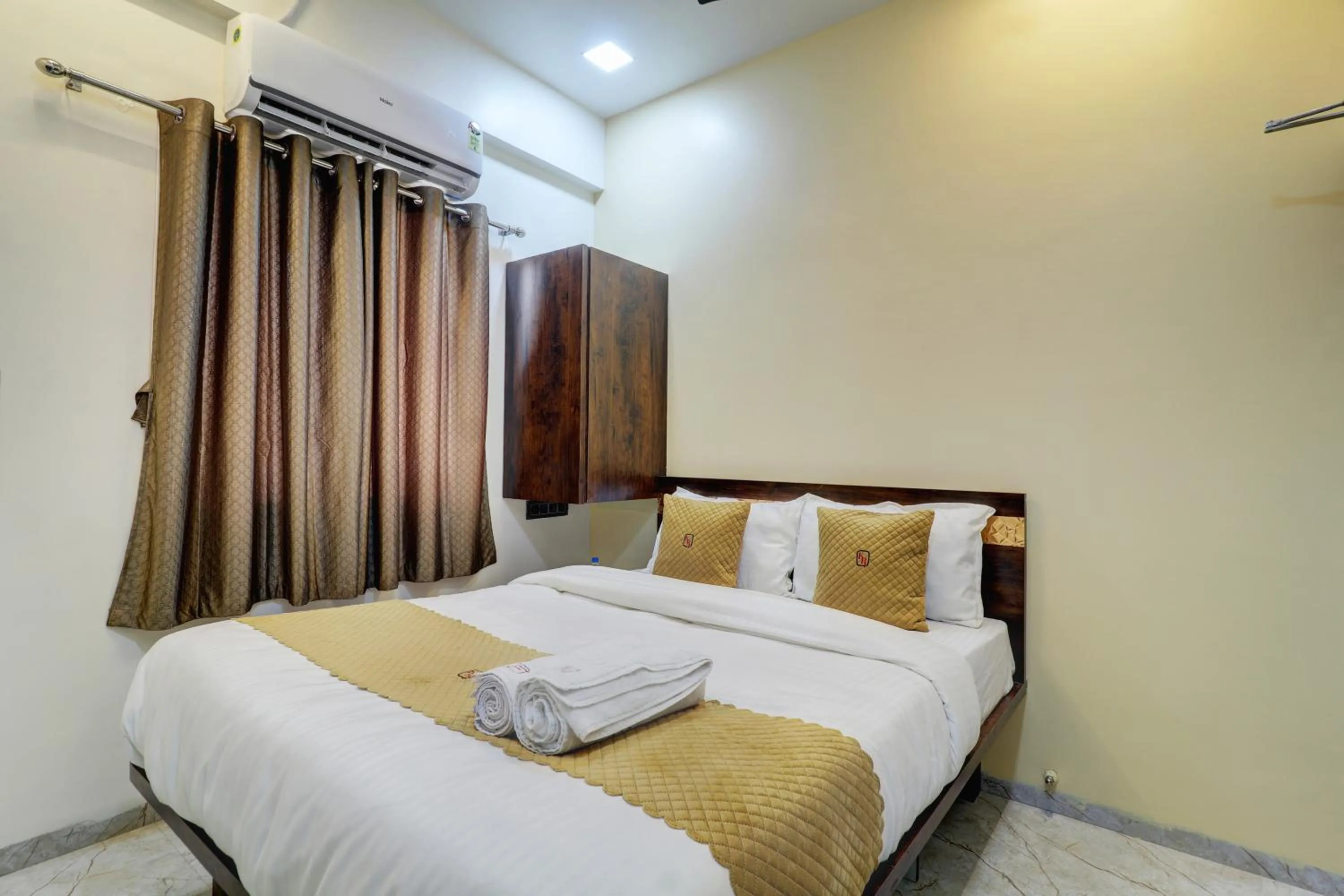 Bed in Krishna Residency