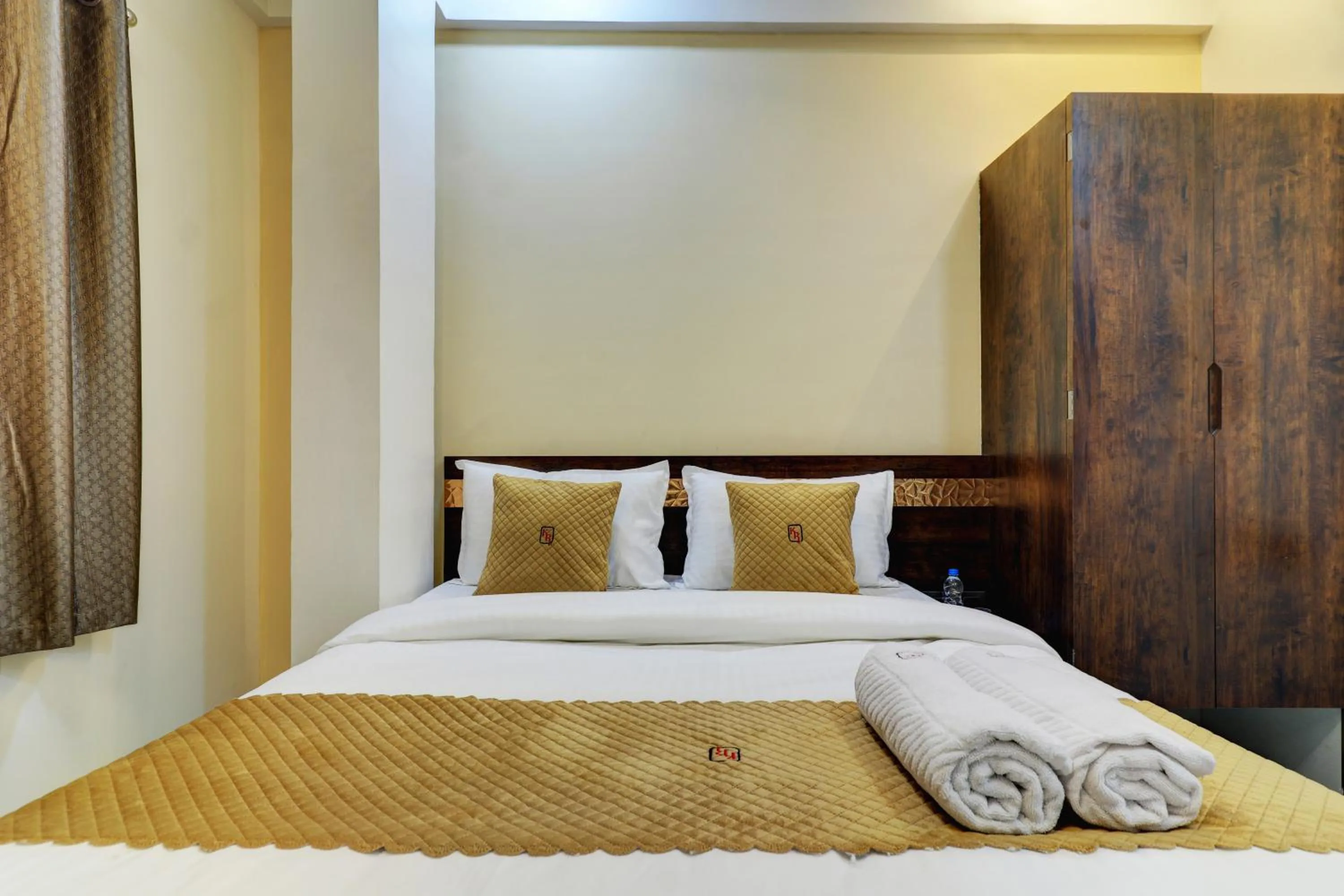 Bed in Krishna Residency