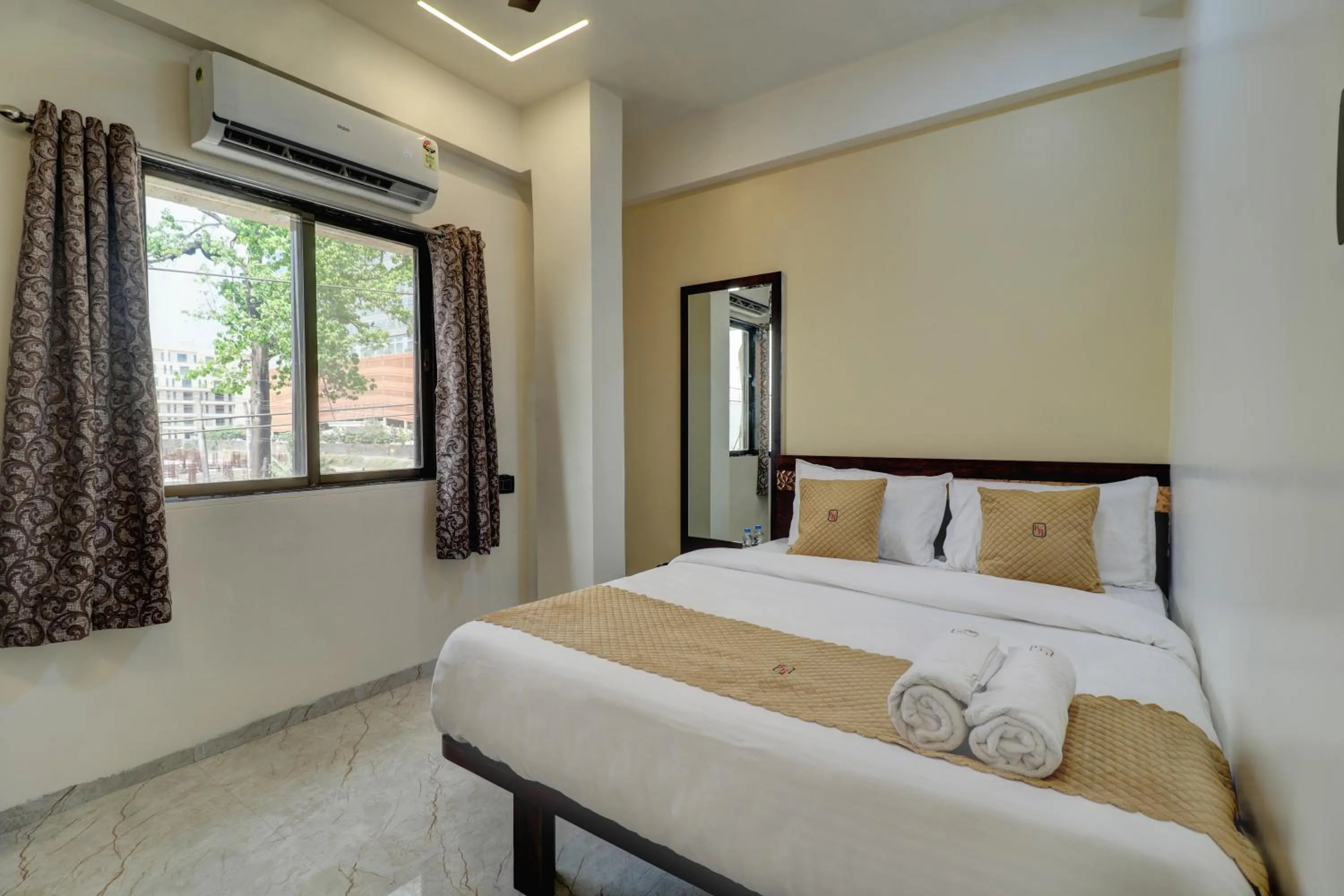 Bed in Krishna Residency