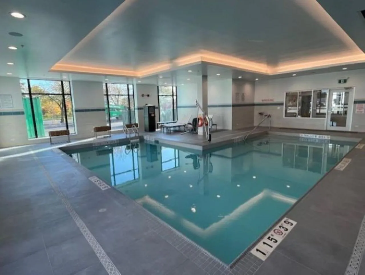 Swimming pool in Hyatt Place Toronto Airport