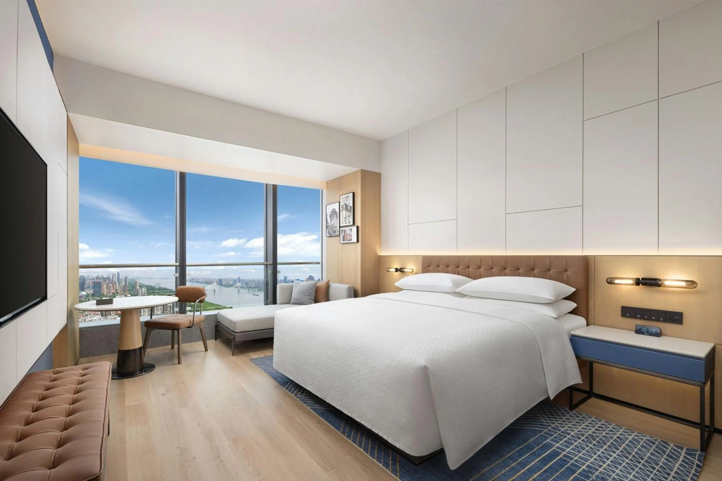 Bedroom, Bed in Four Points by Sheraton Wuhan Hankou
