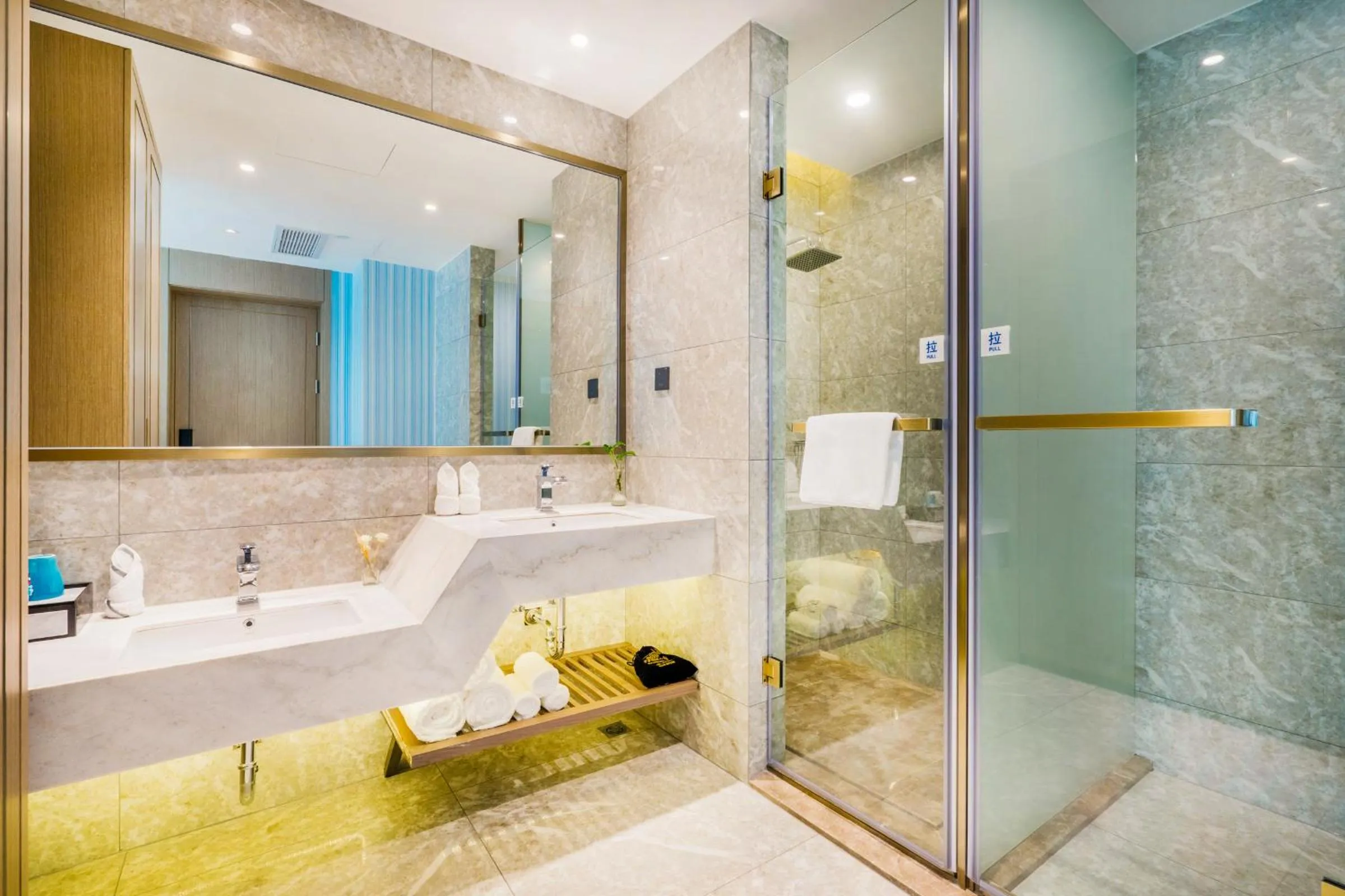 Photo of the whole room in Zhonghao International Hotel