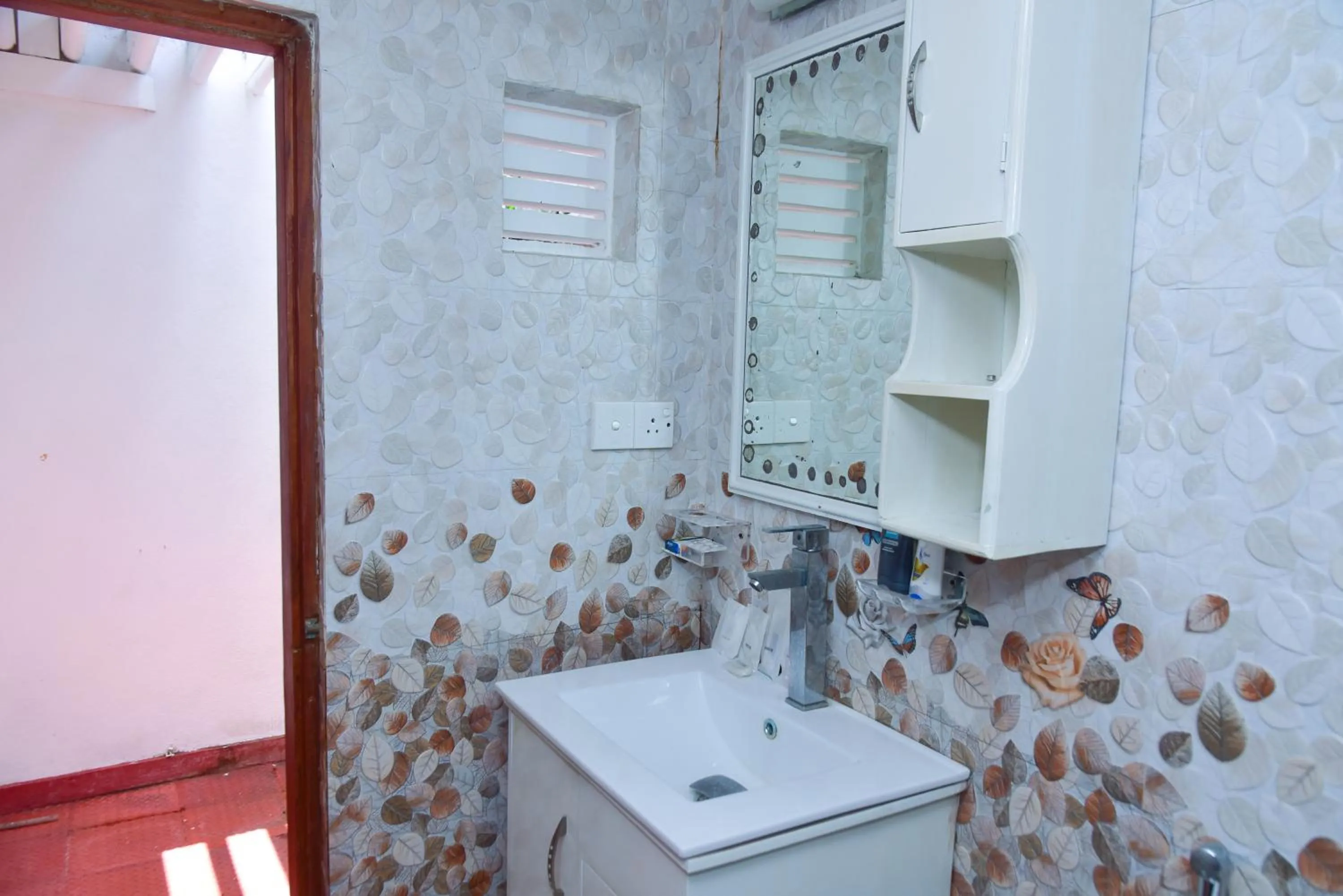 Bathroom in Villa Thotiya