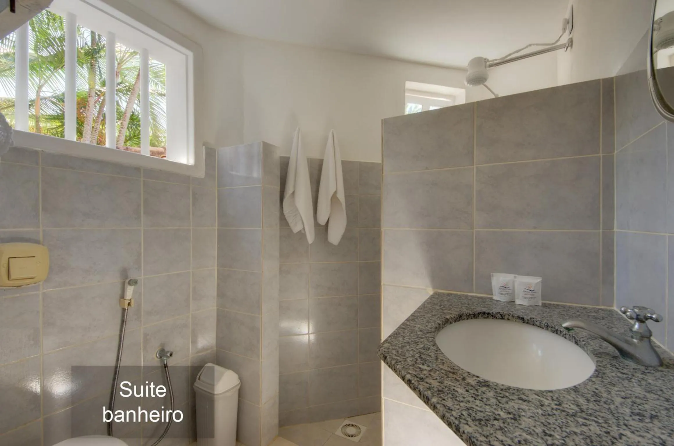 Bathroom in Arraial Praia Hotel Pousada