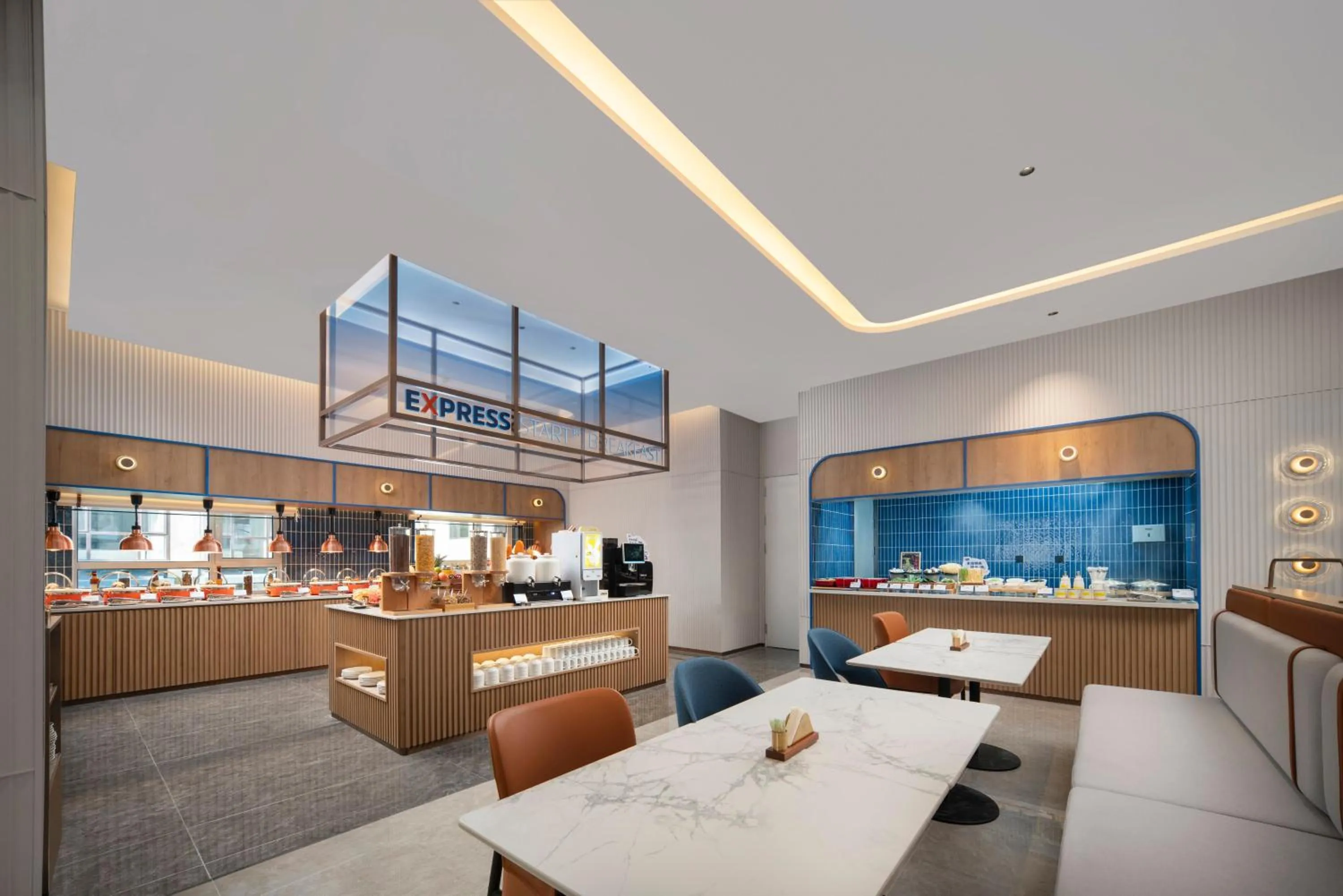 Restaurant/places to eat in Holiday Inn Express Qingdao Downtown by IHG