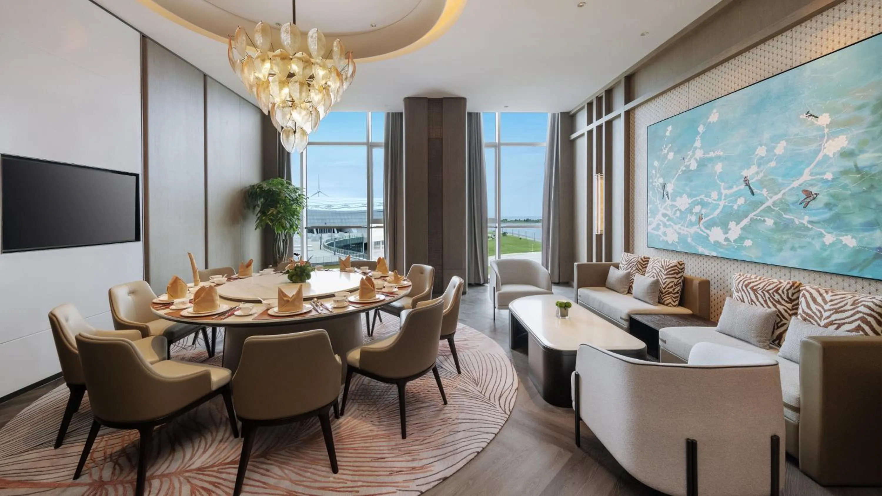 Restaurant/places to eat in Crowne Plaza Weihai Binhai by IHG