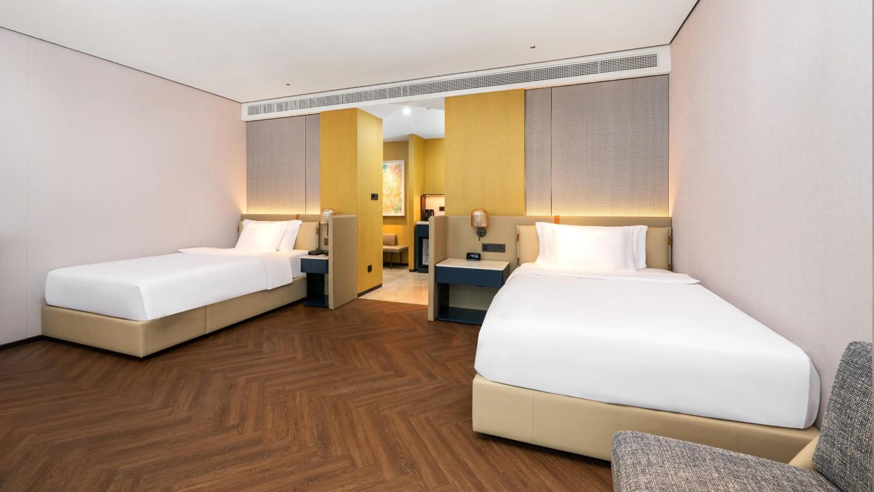 Photo of the whole room, Bed in Crowne Plaza Weihai Binhai by IHG