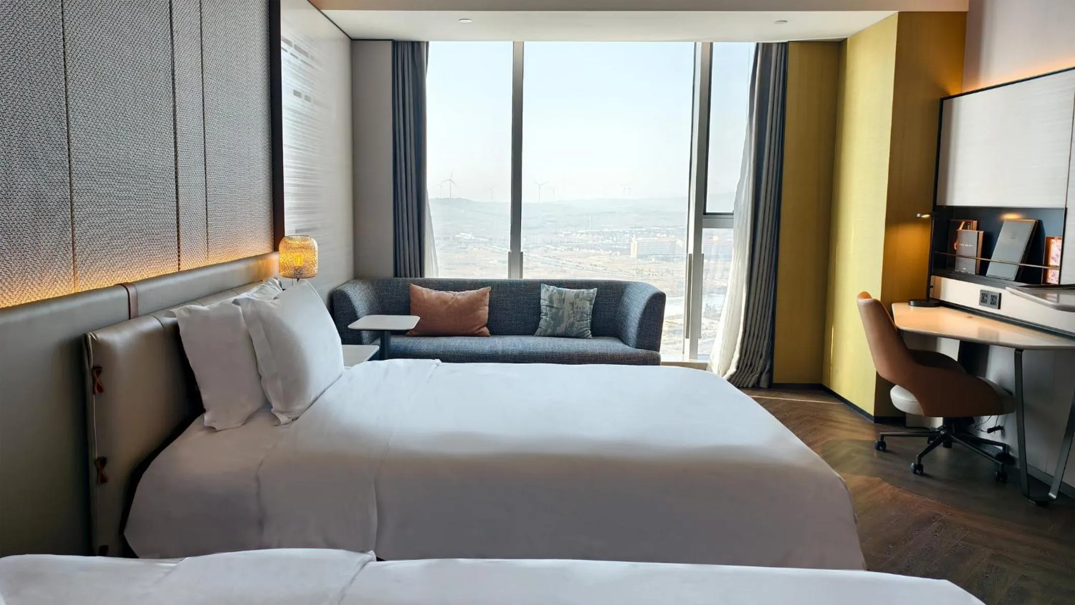 Photo of the whole room, Bed in Crowne Plaza Weihai Binhai by IHG