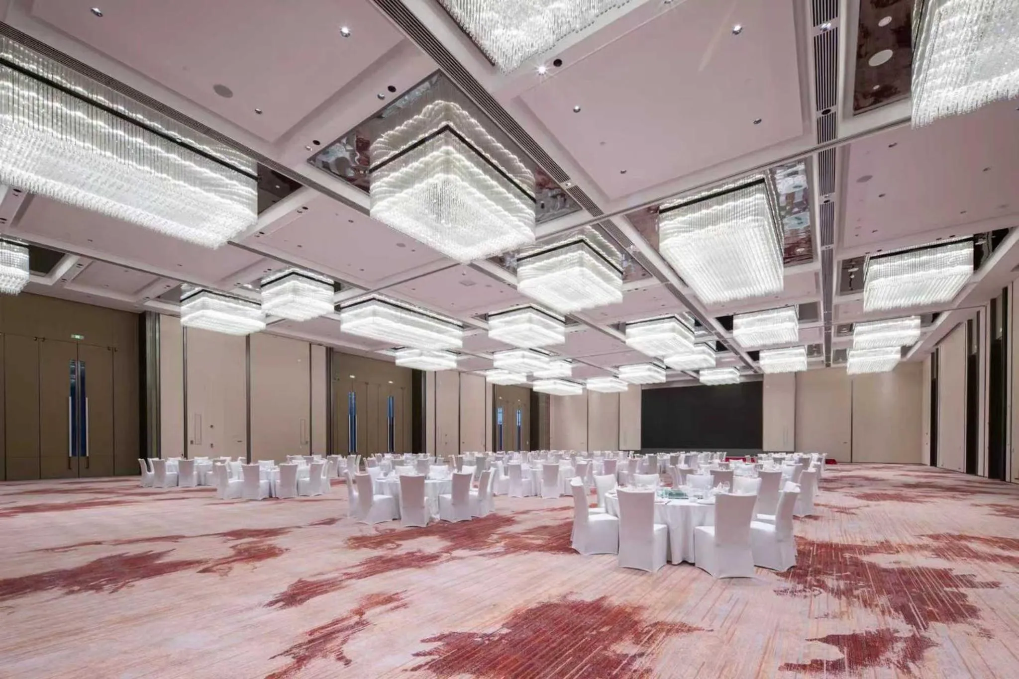 Banquet/Function facilities in Crowne Plaza Weihai Binhai by IHG