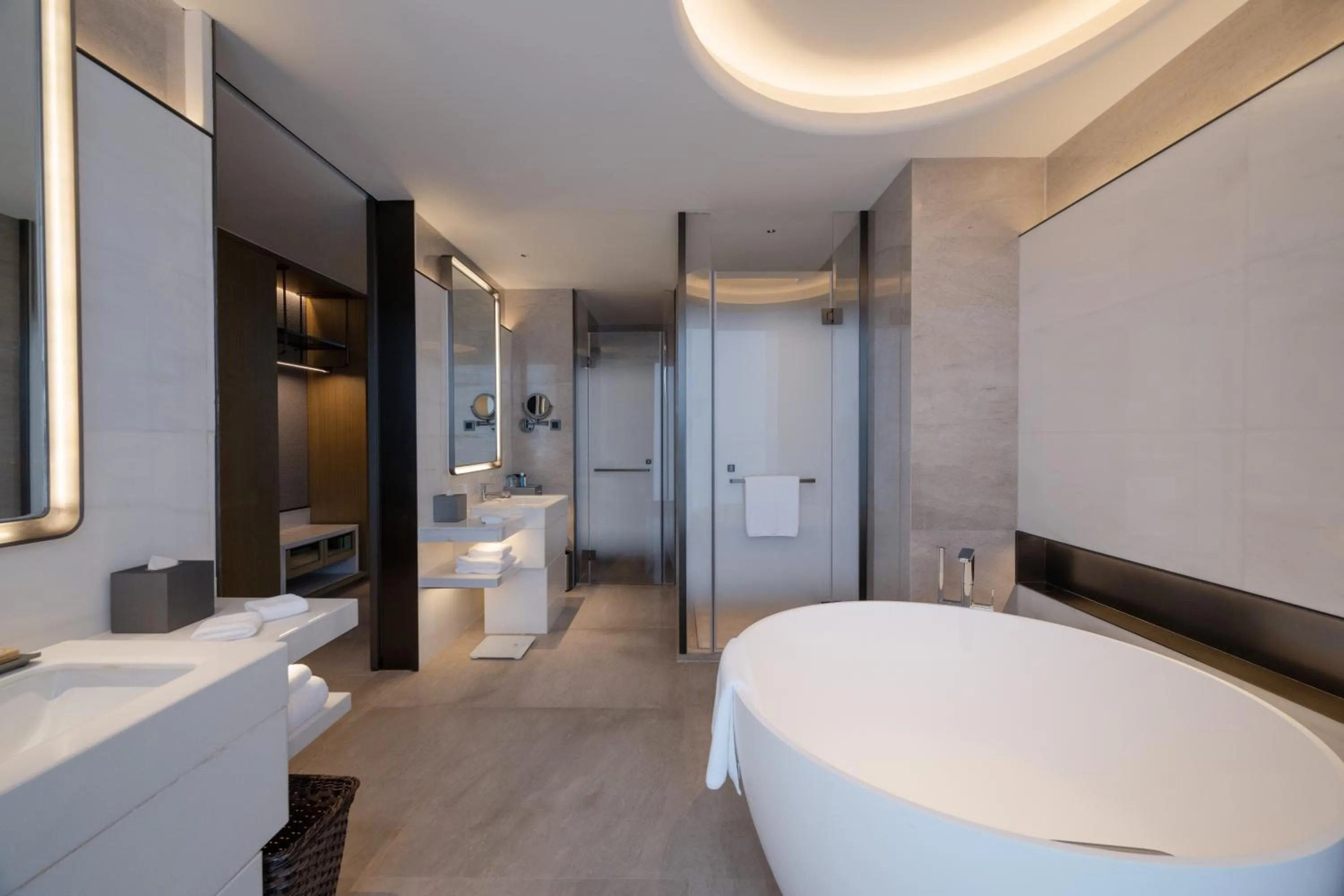 Shower in Crowne Plaza Weihai Binhai by IHG