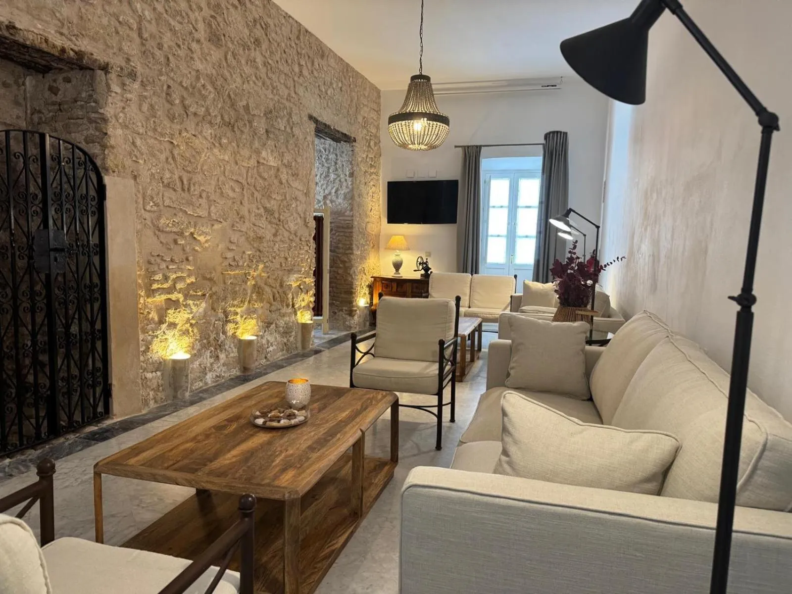 Communal lounge/ TV room in Hotel Tugasa Casa Palacio Medina Sidonia