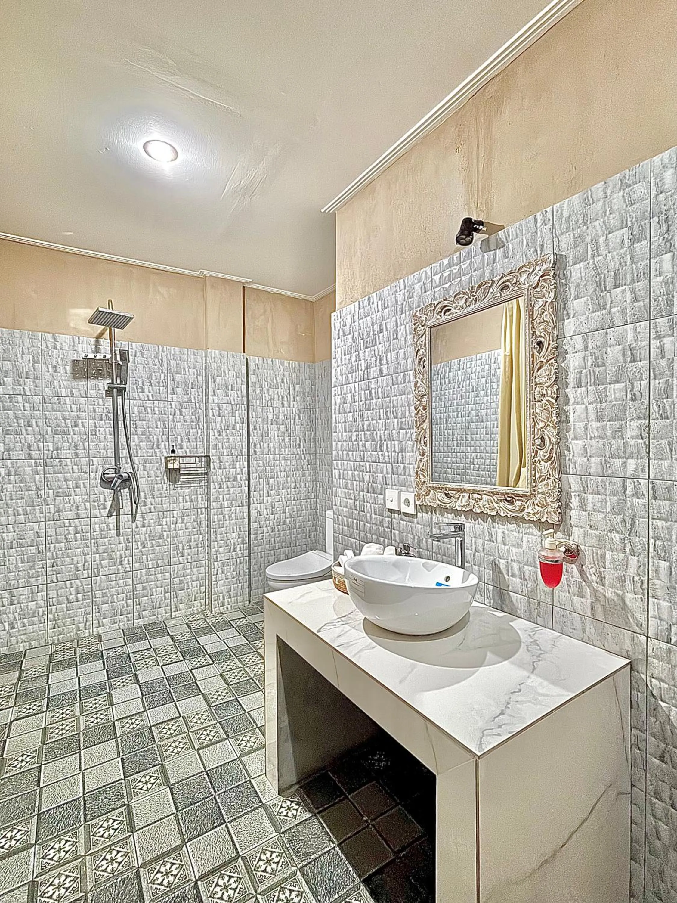 Shower in Kamayu Ubud by Puri Signatures