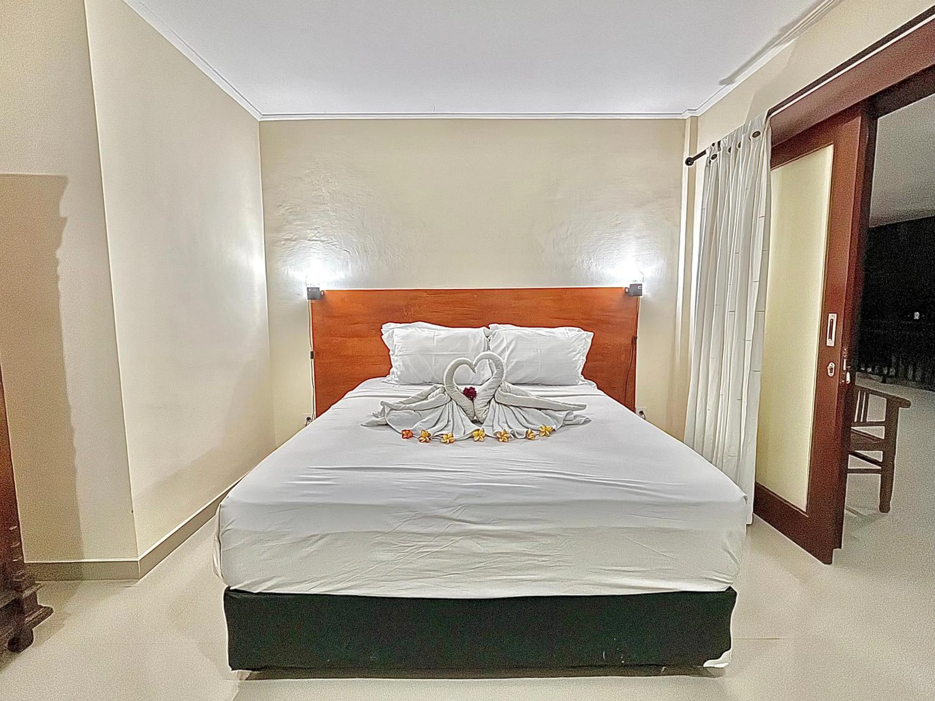 Bed in Kamayu Ubud by Puri Signatures