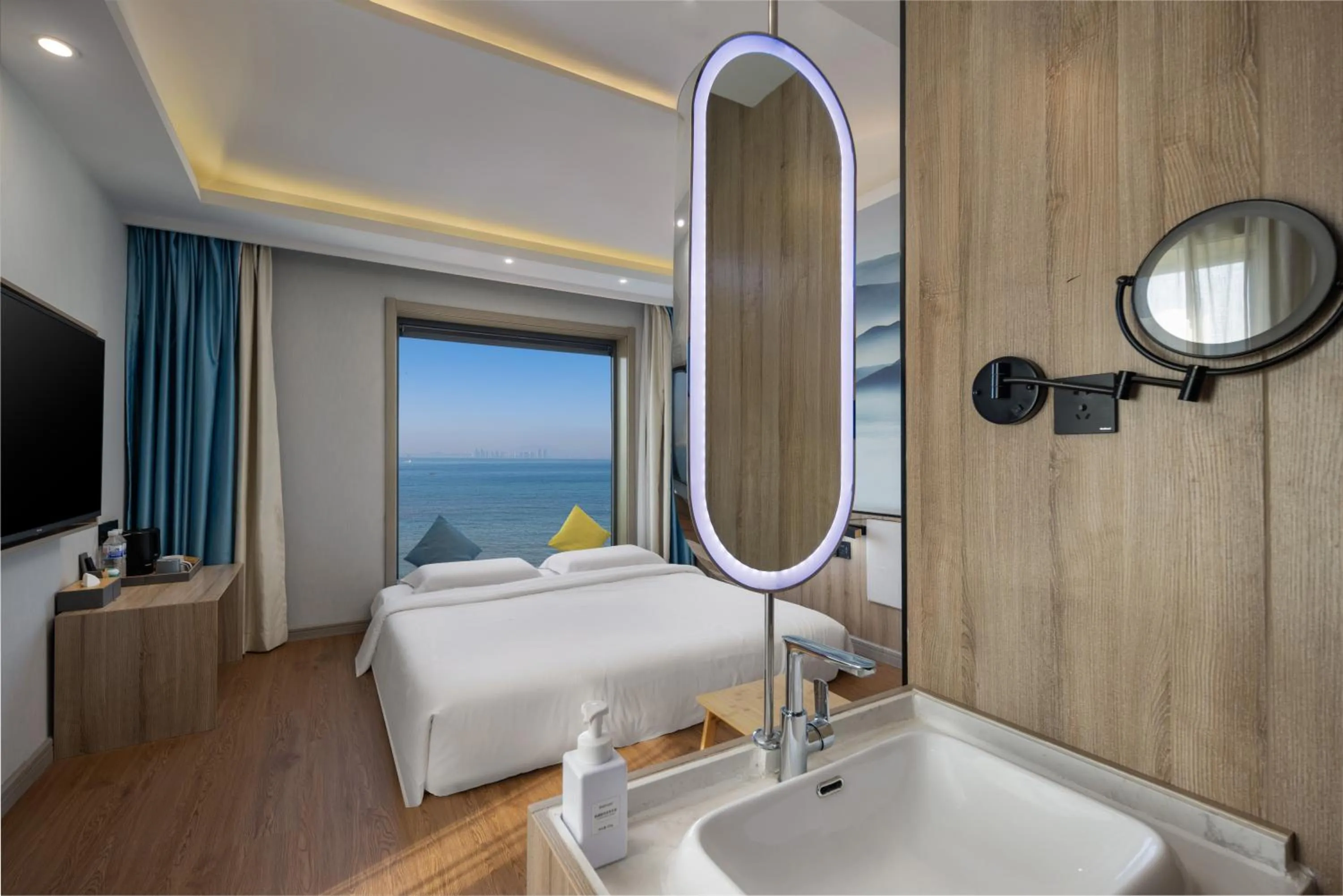 Floral Hotel Qingdao Dreamship Seaview Hotel