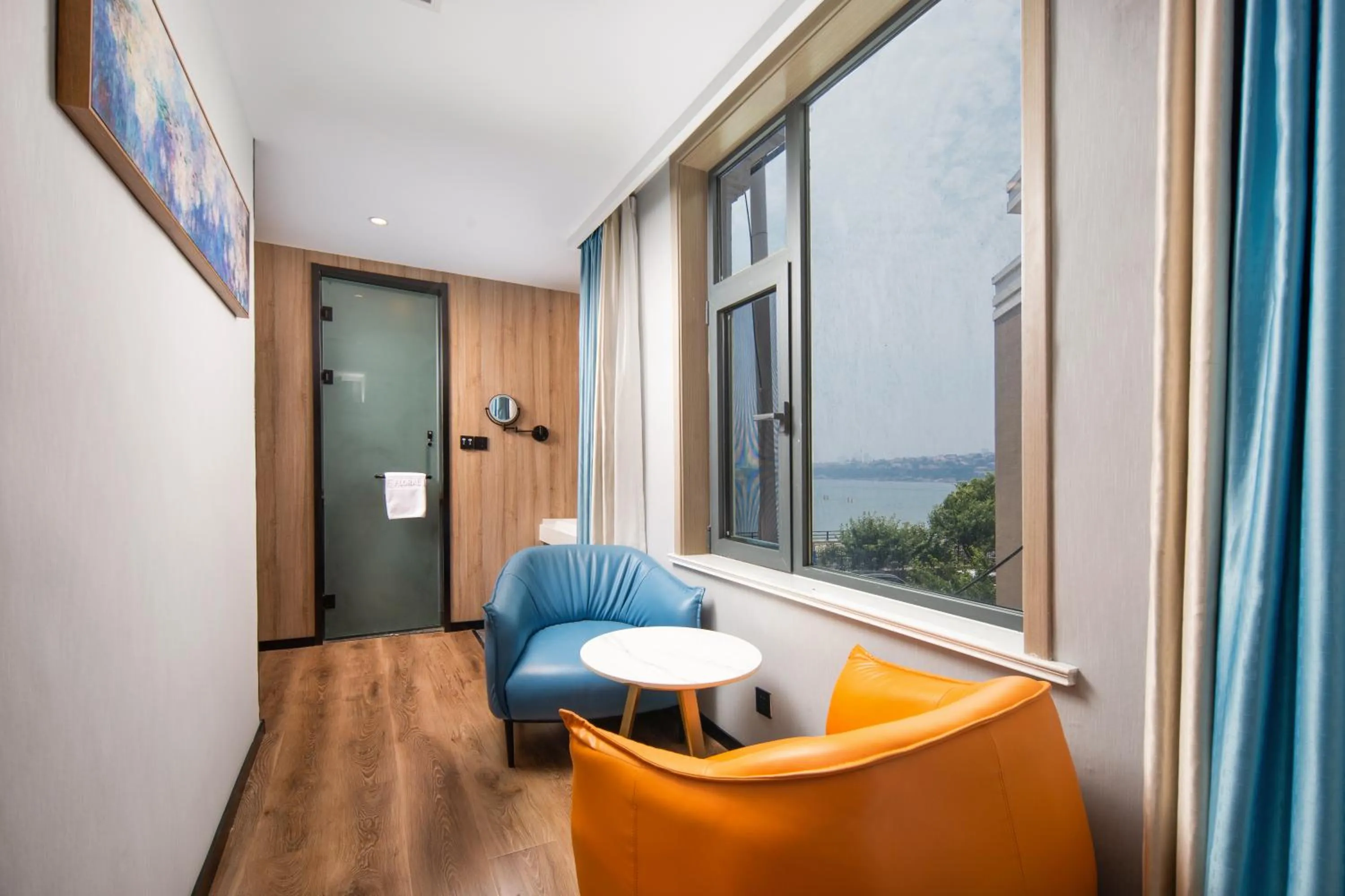 Seating area in Floral Hotel Qingdao Dreamship Seaview Hotel