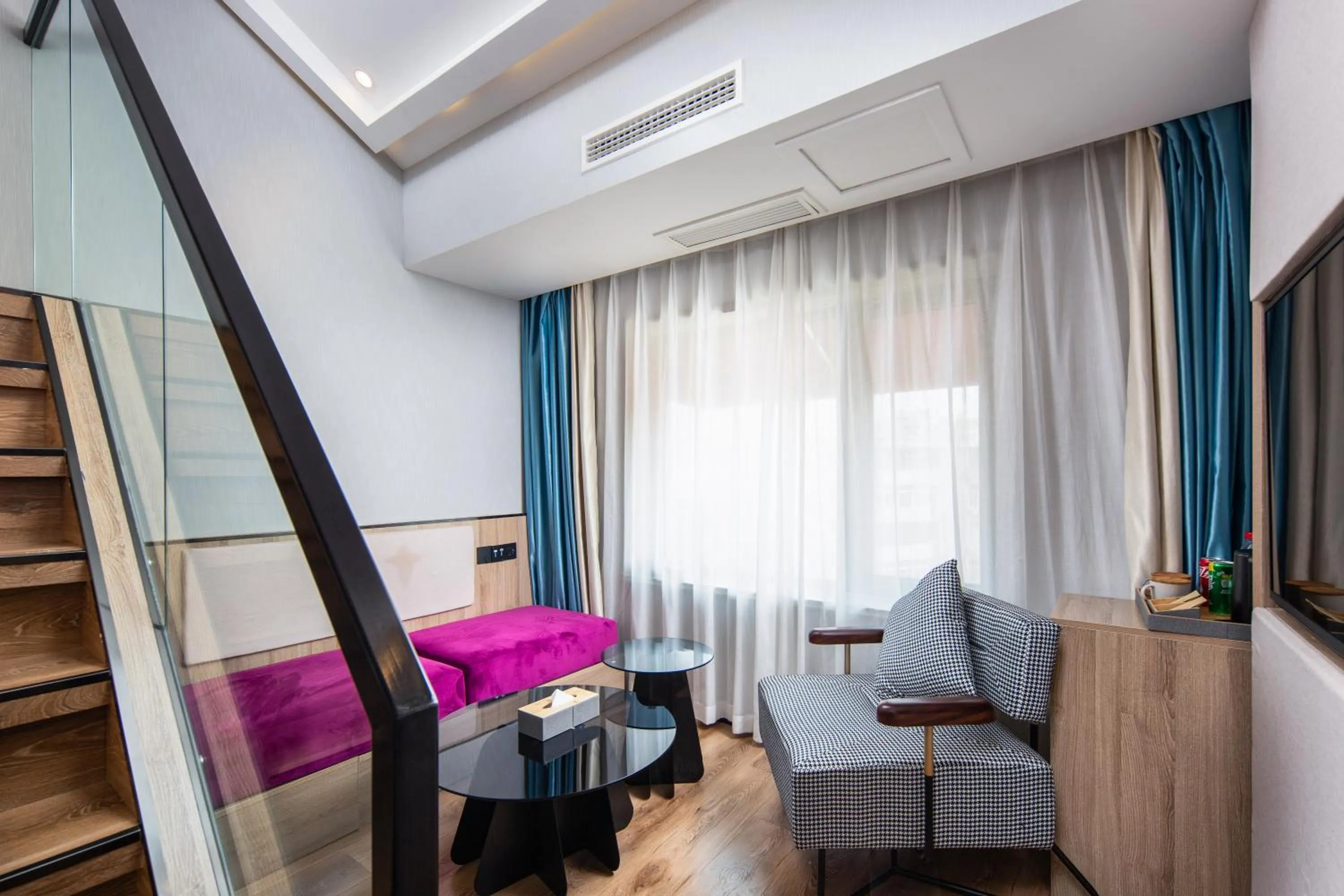 Seating area in Floral Hotel Qingdao Dreamship Seaview Hotel