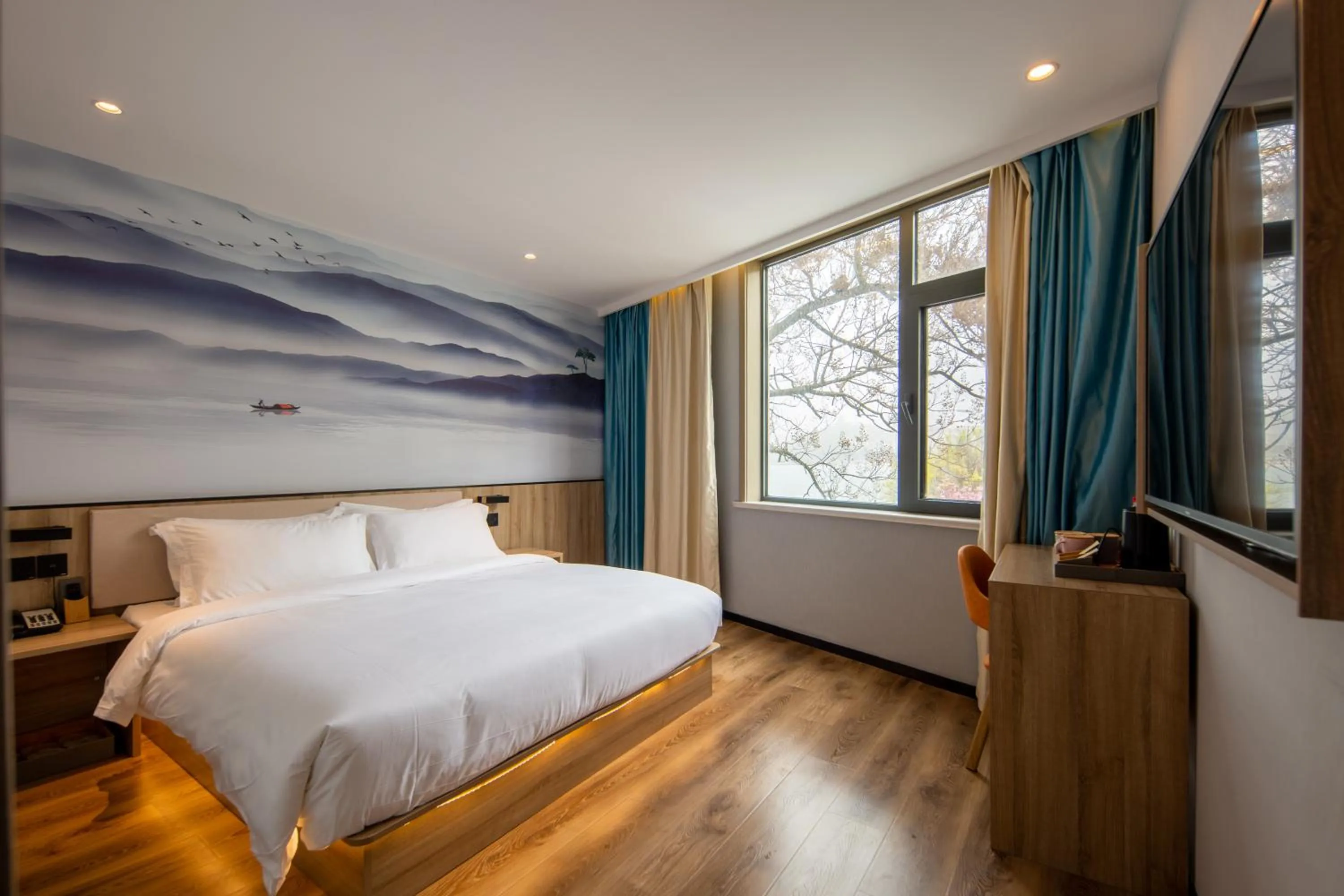 Bedroom, Bed in Floral Hotel Qingdao Dreamship Seaview Hotel