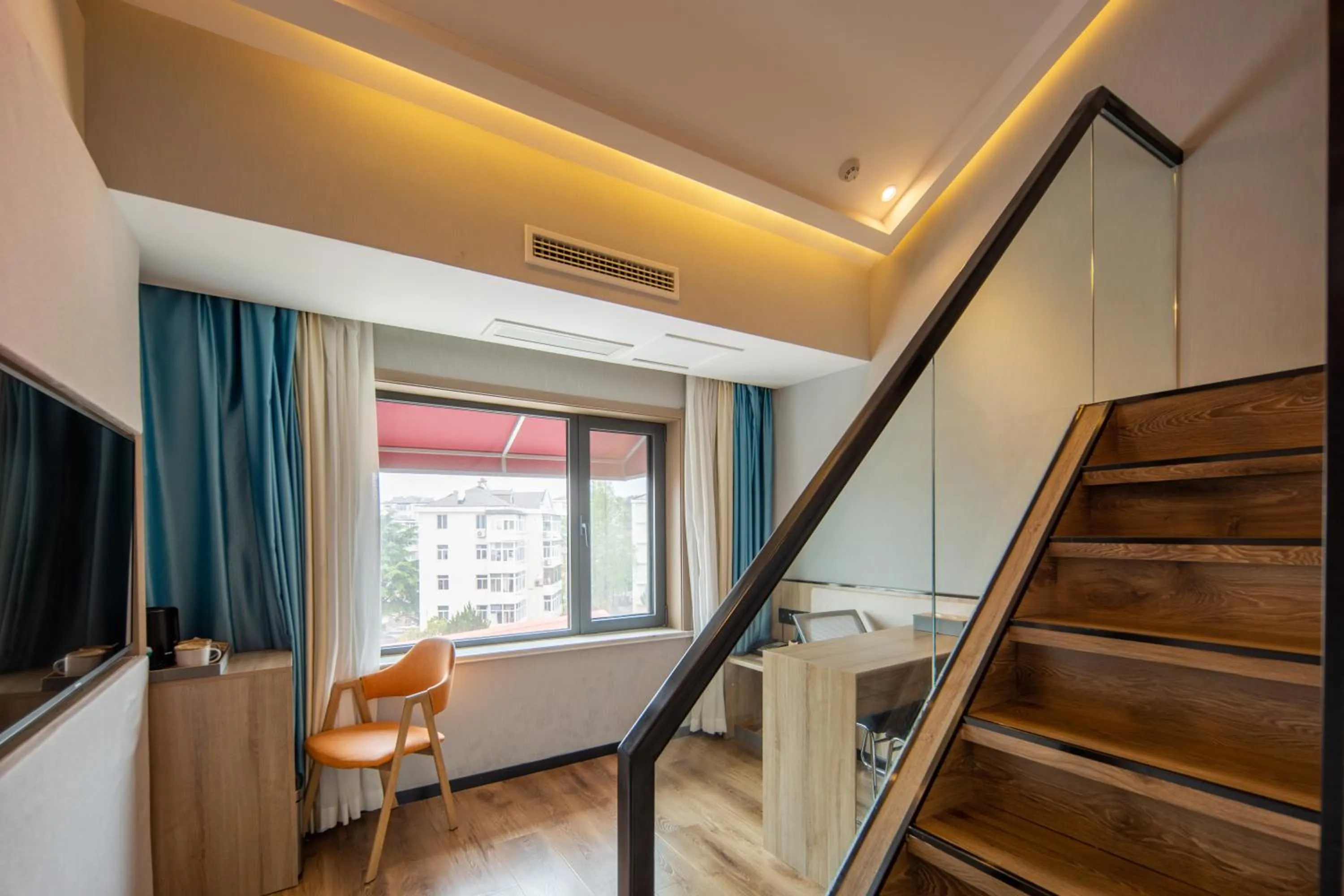 Seating area in Floral Hotel Qingdao Dreamship Seaview Hotel