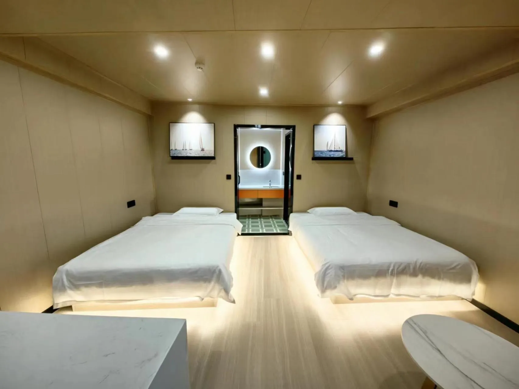 Bed in Floral Hotel Qingdao Dreamship Seaview Hotel