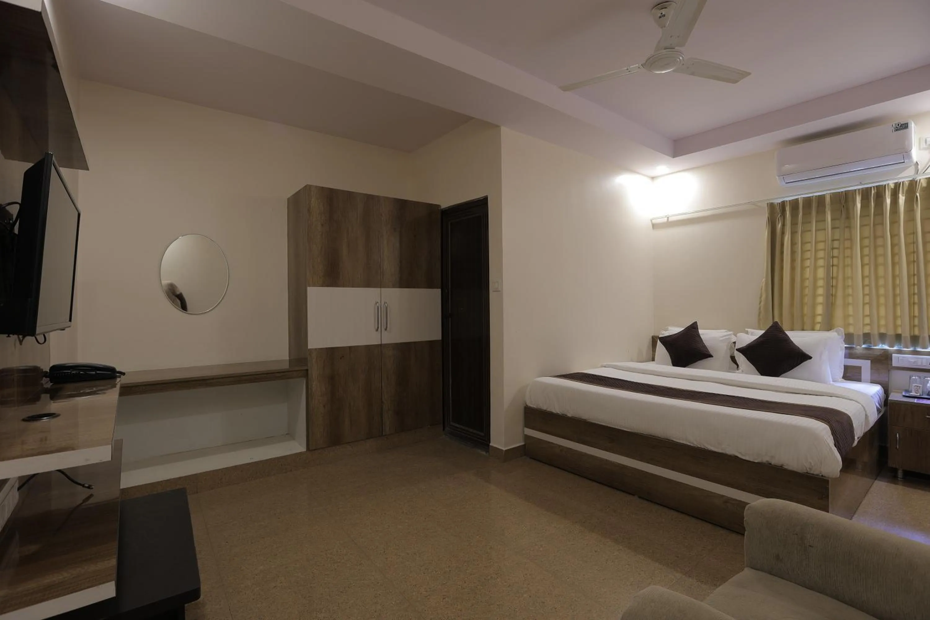 Bedroom, Bed in Hotel Parkview Inn