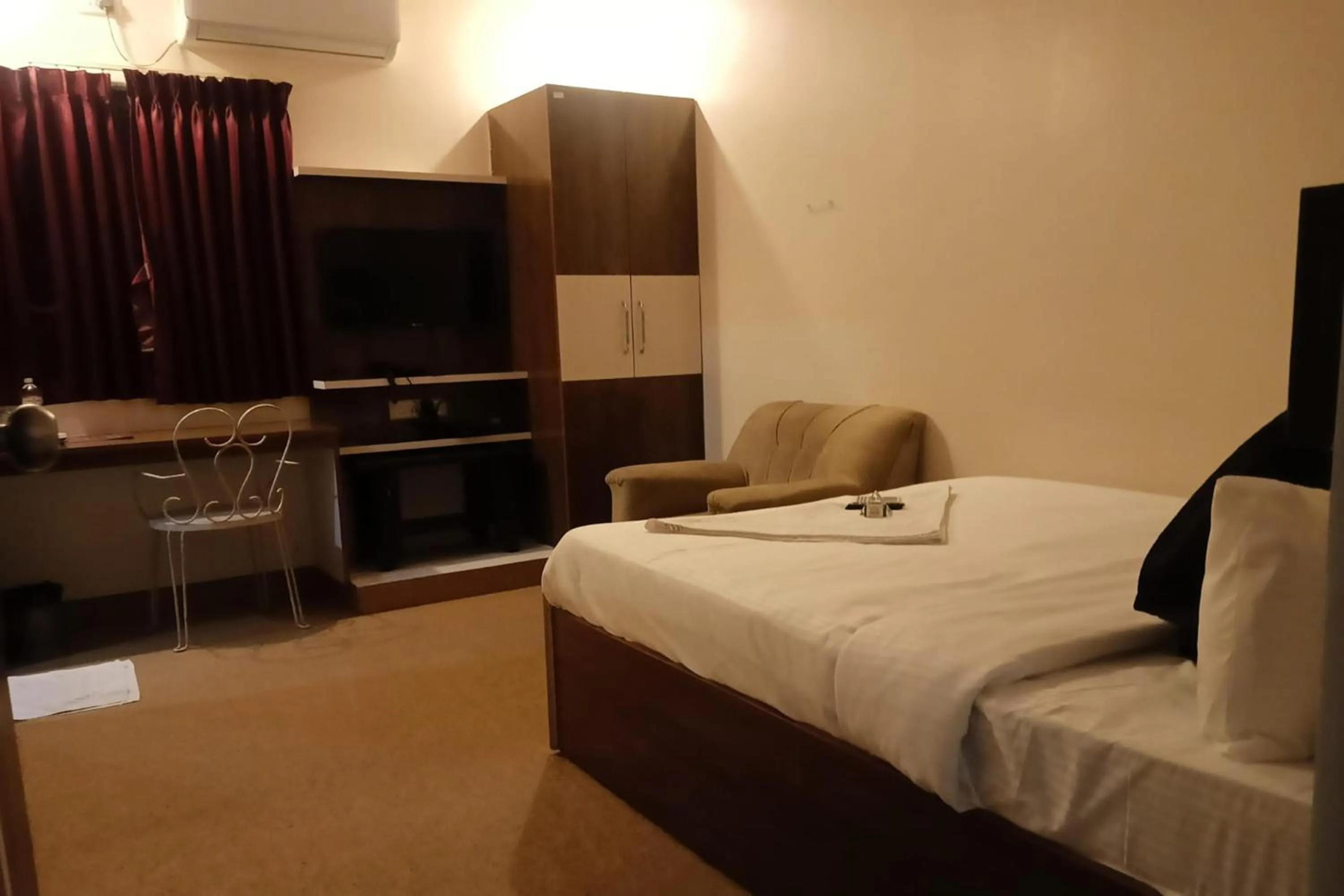 Bedroom, Bed in Hotel Parkview Inn