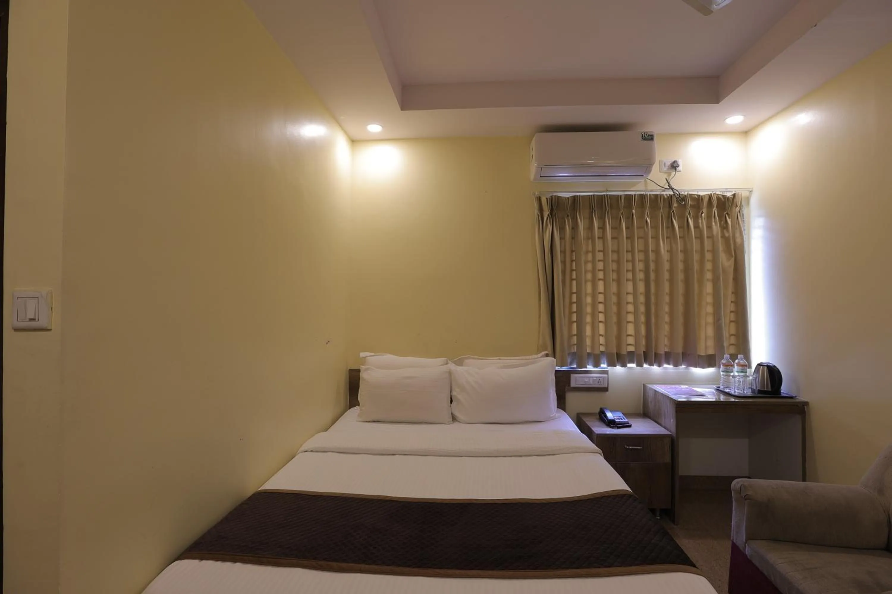 Bedroom, Bed in Hotel Parkview Inn