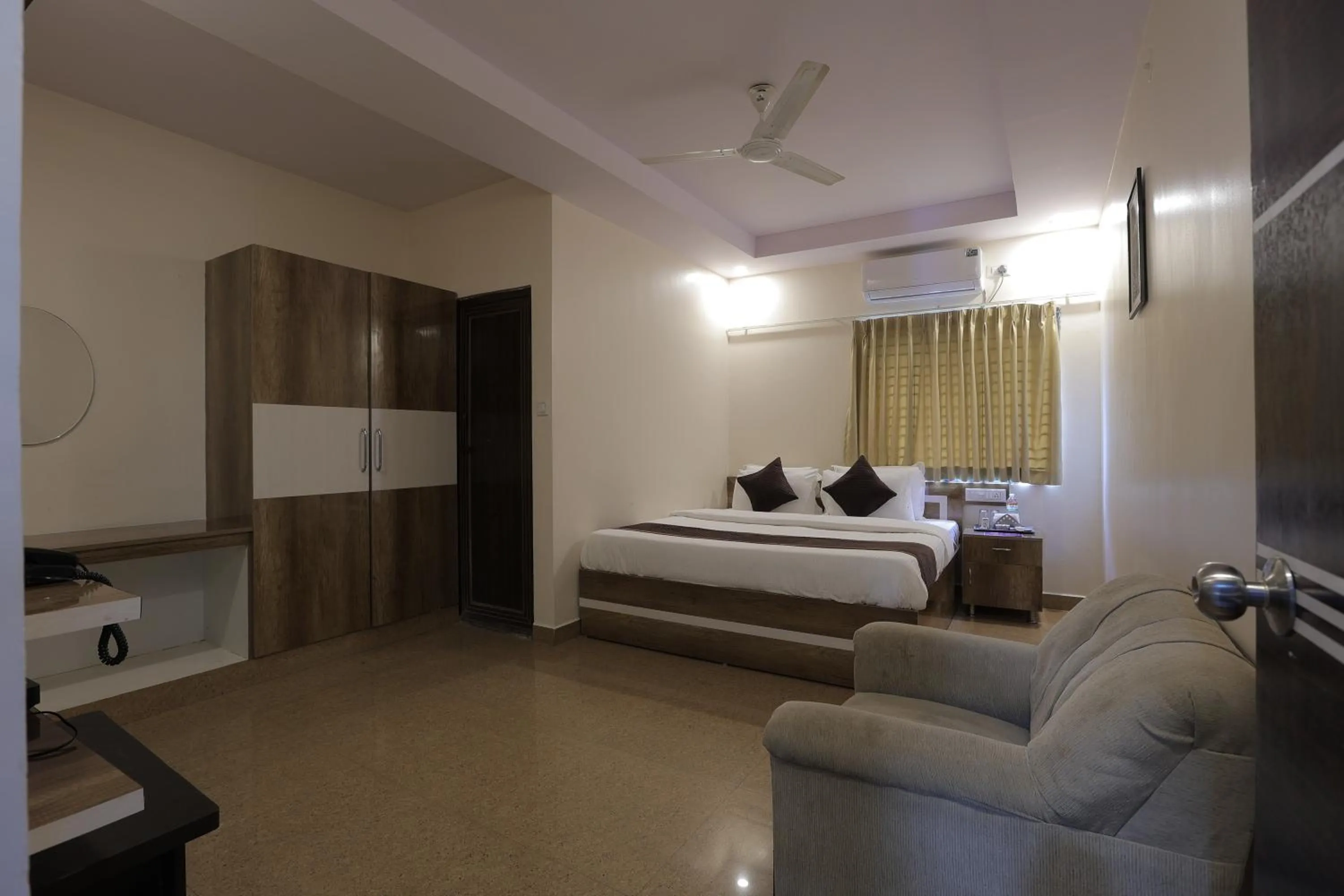 Bed in Hotel Parkview Inn