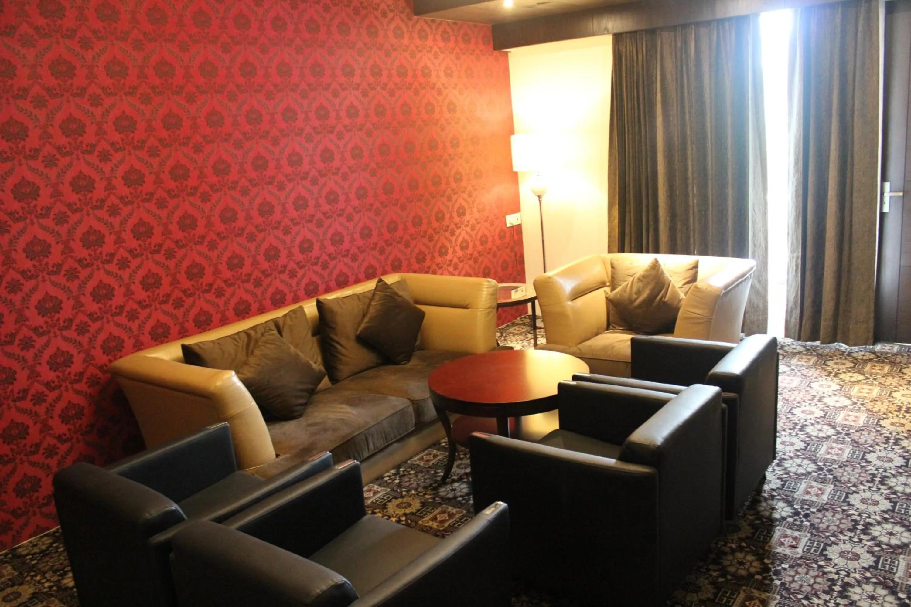 Seating area in Best Western Summerlea