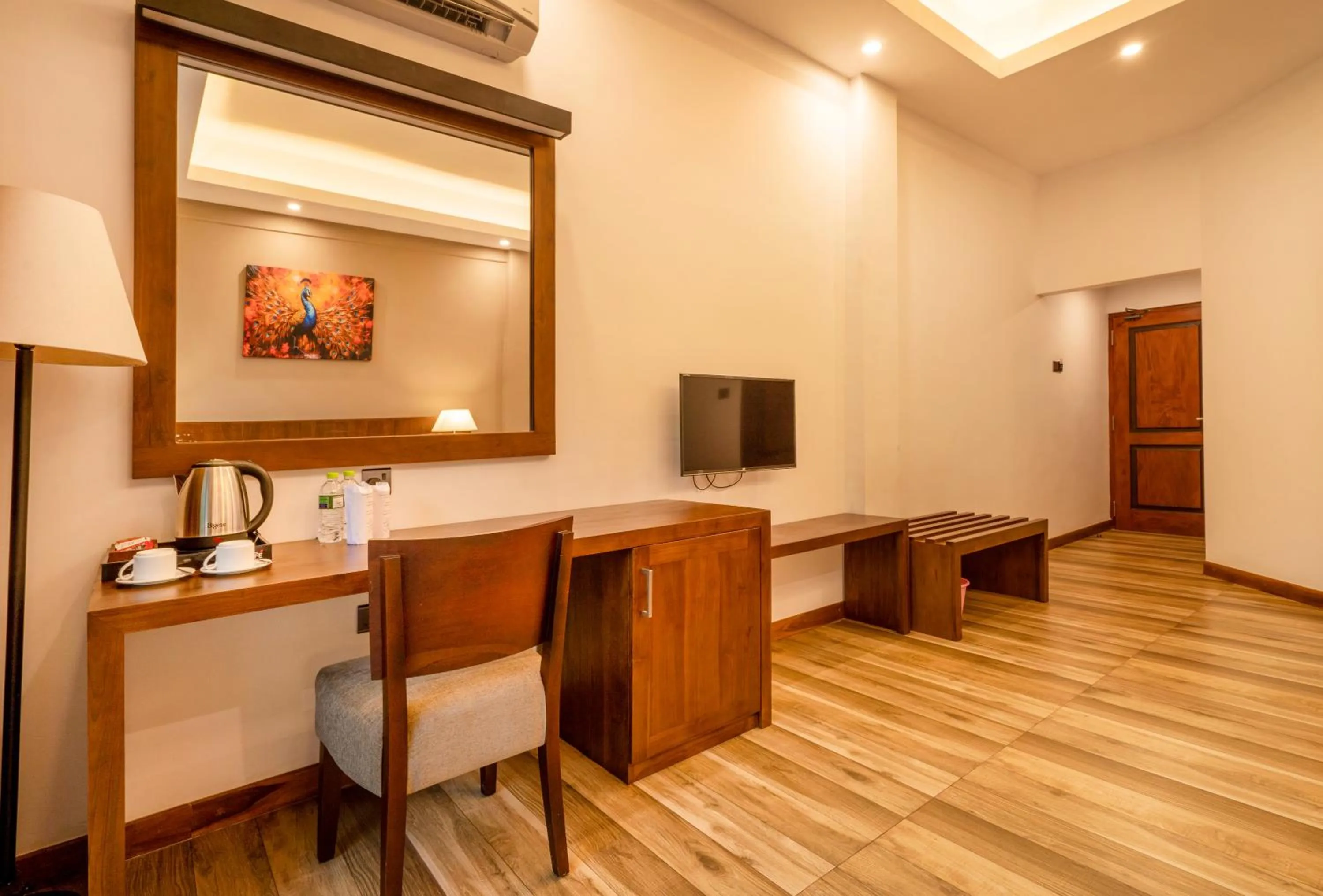 Communal lounge/ TV room in Kandyan Reach Hotel