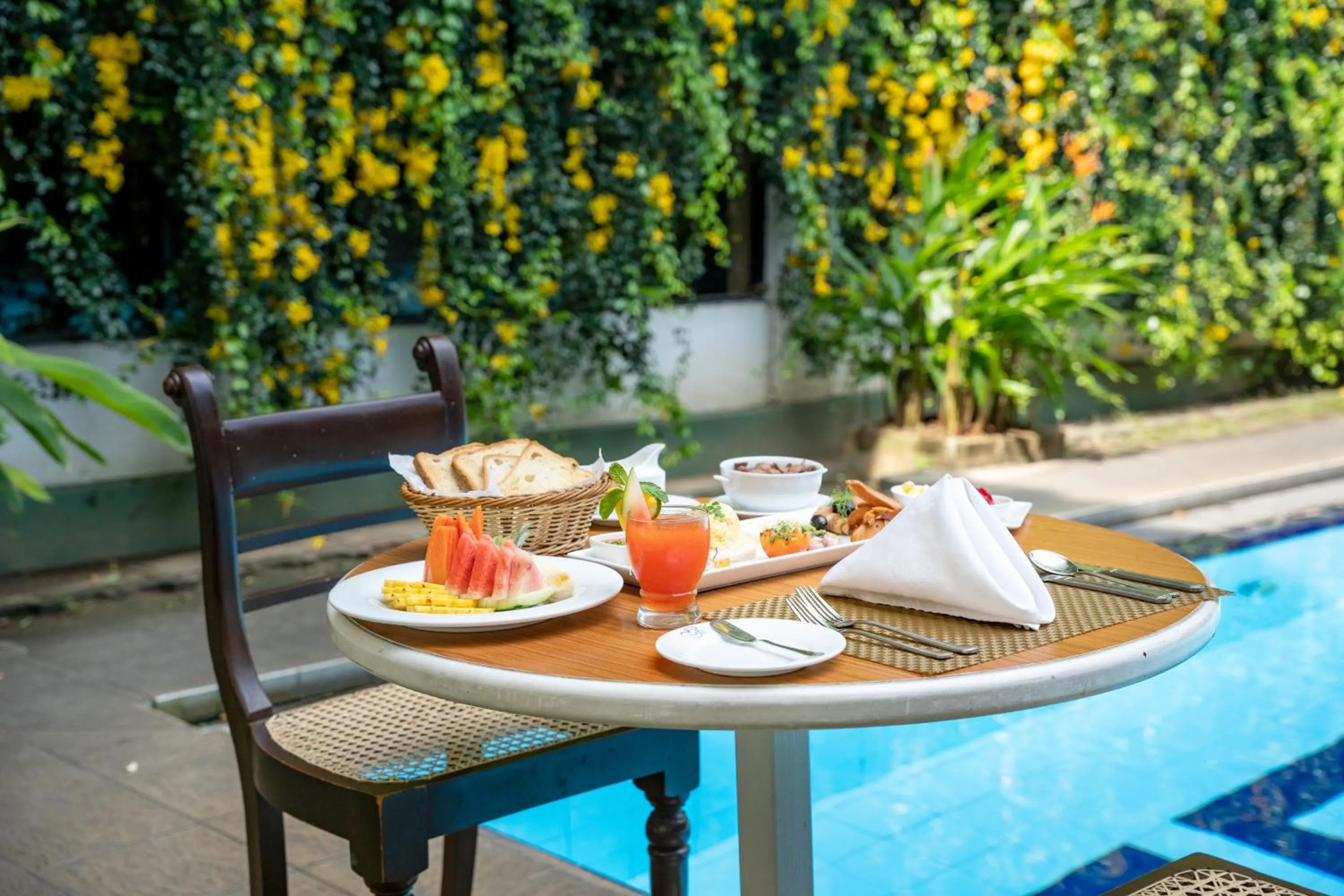 Breakfast in Kandyan Reach Hotel