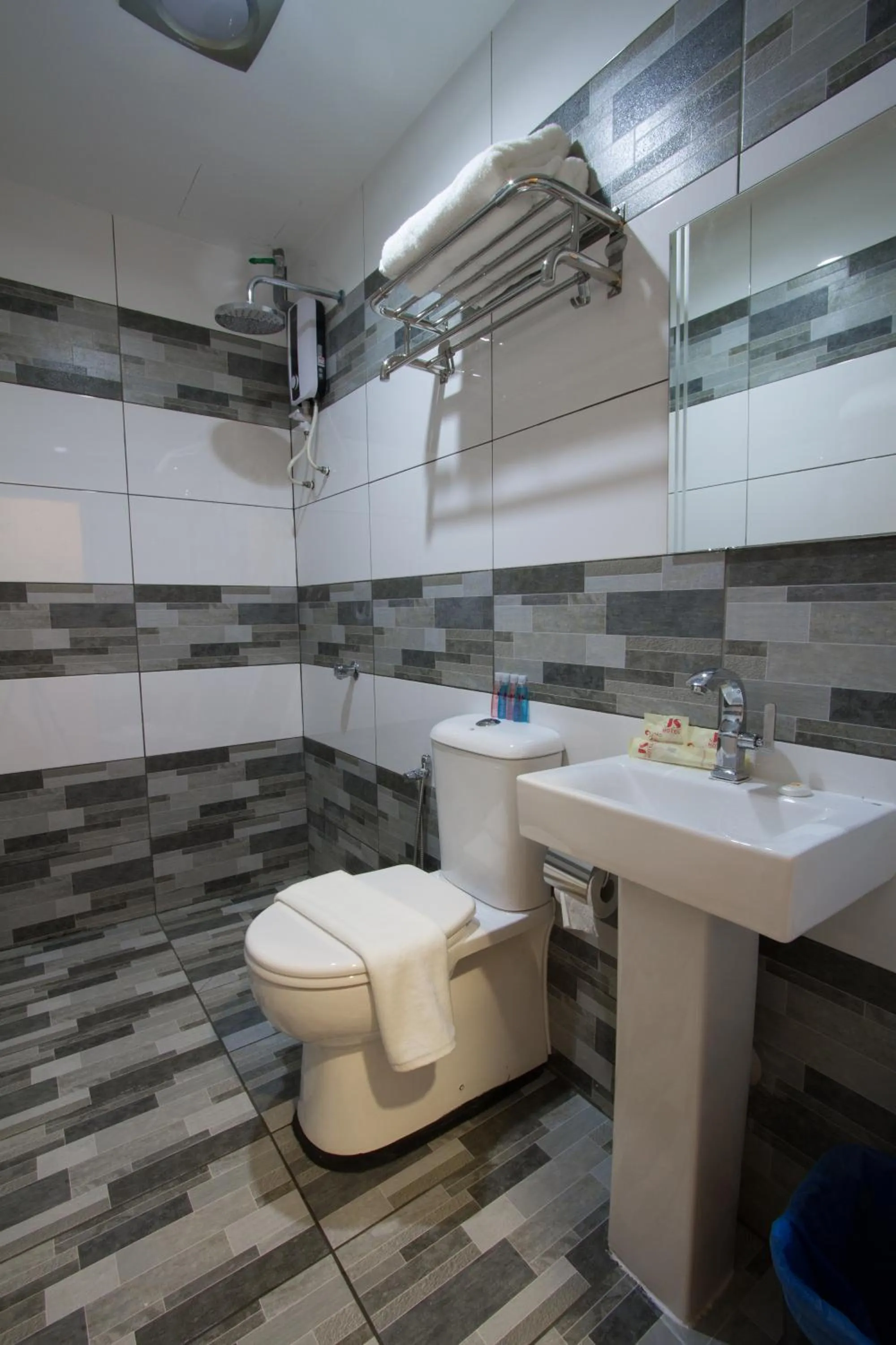 Bathroom in JS Hotel