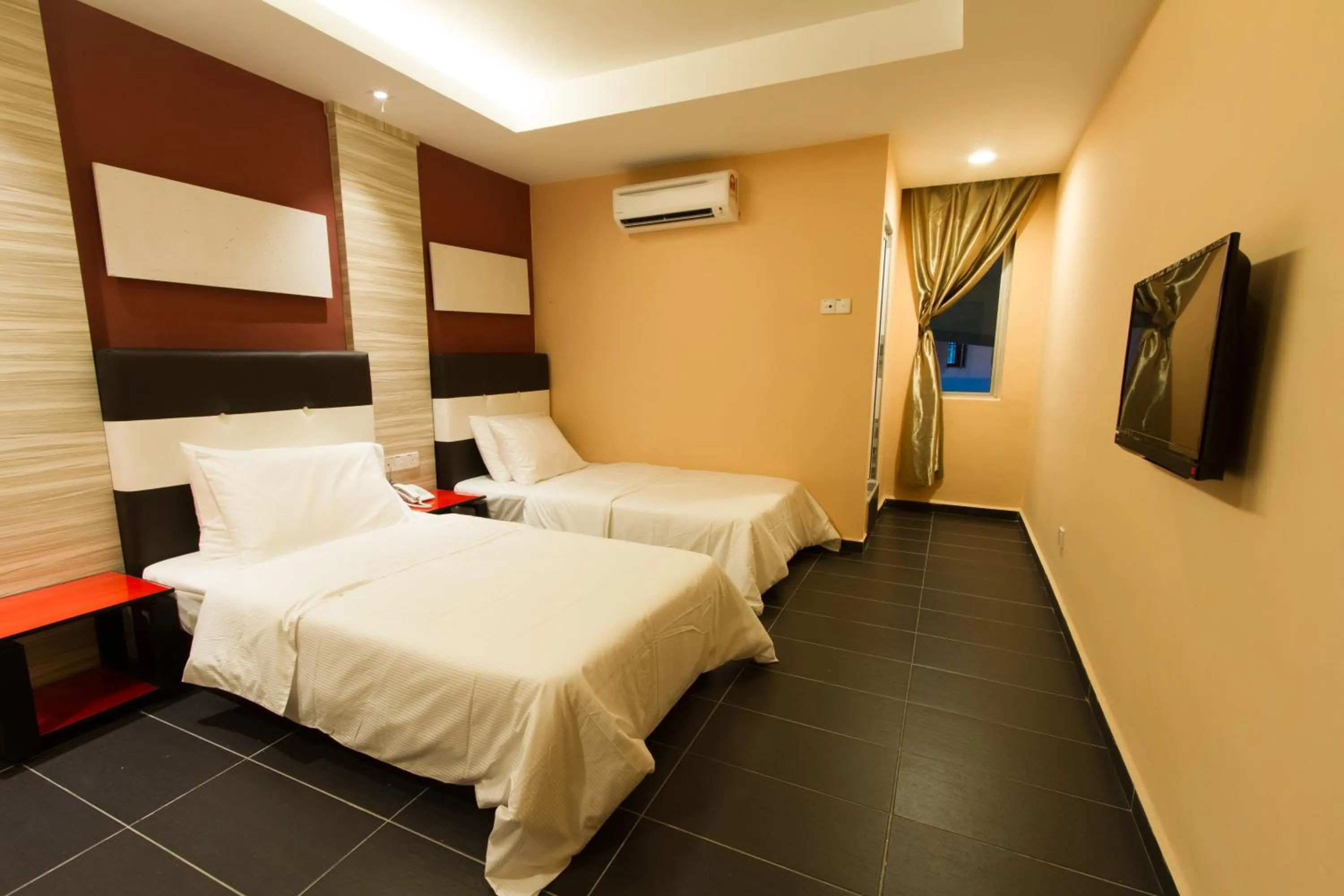Bedroom, Bed in JS Hotel