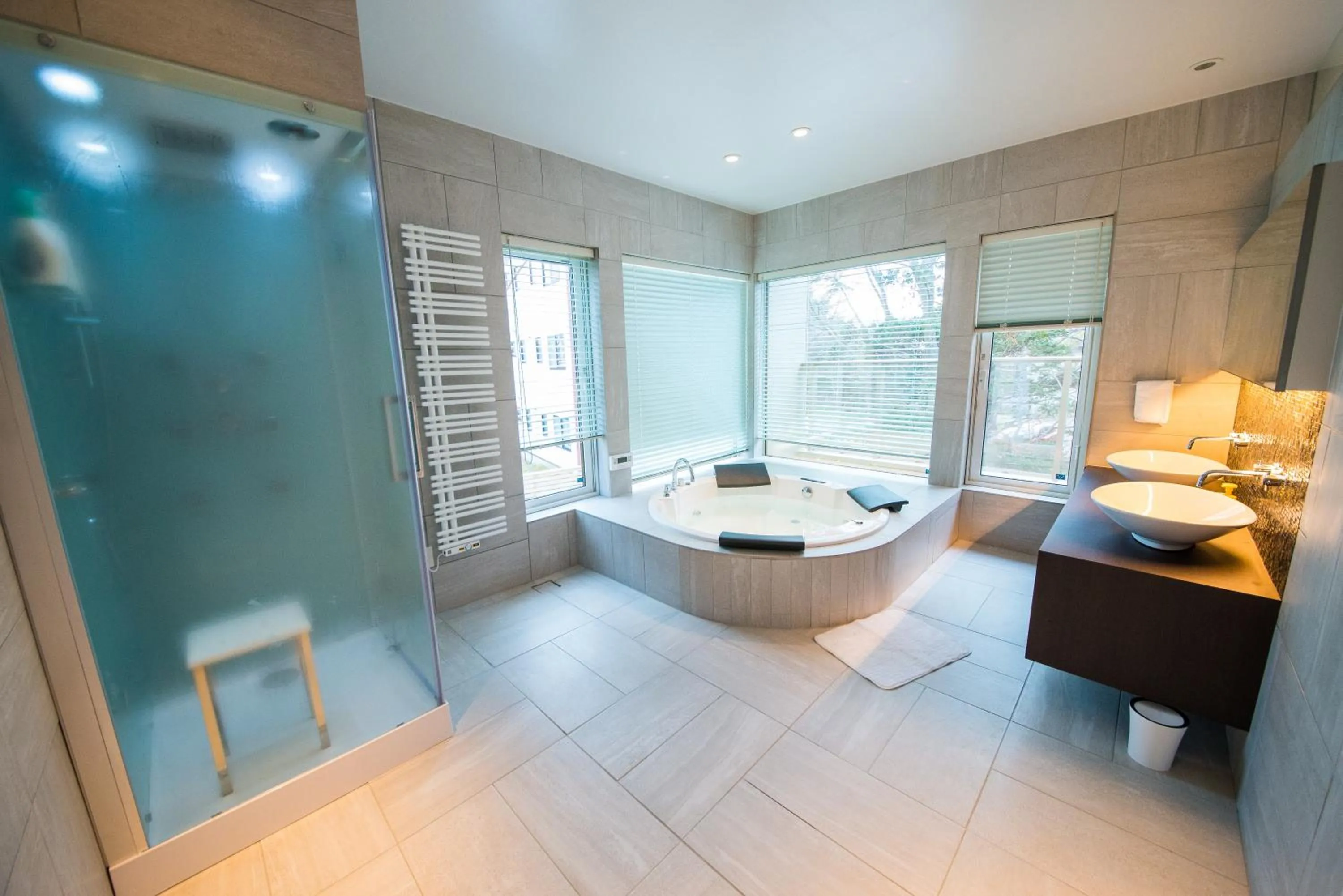 Shower in La Cachette