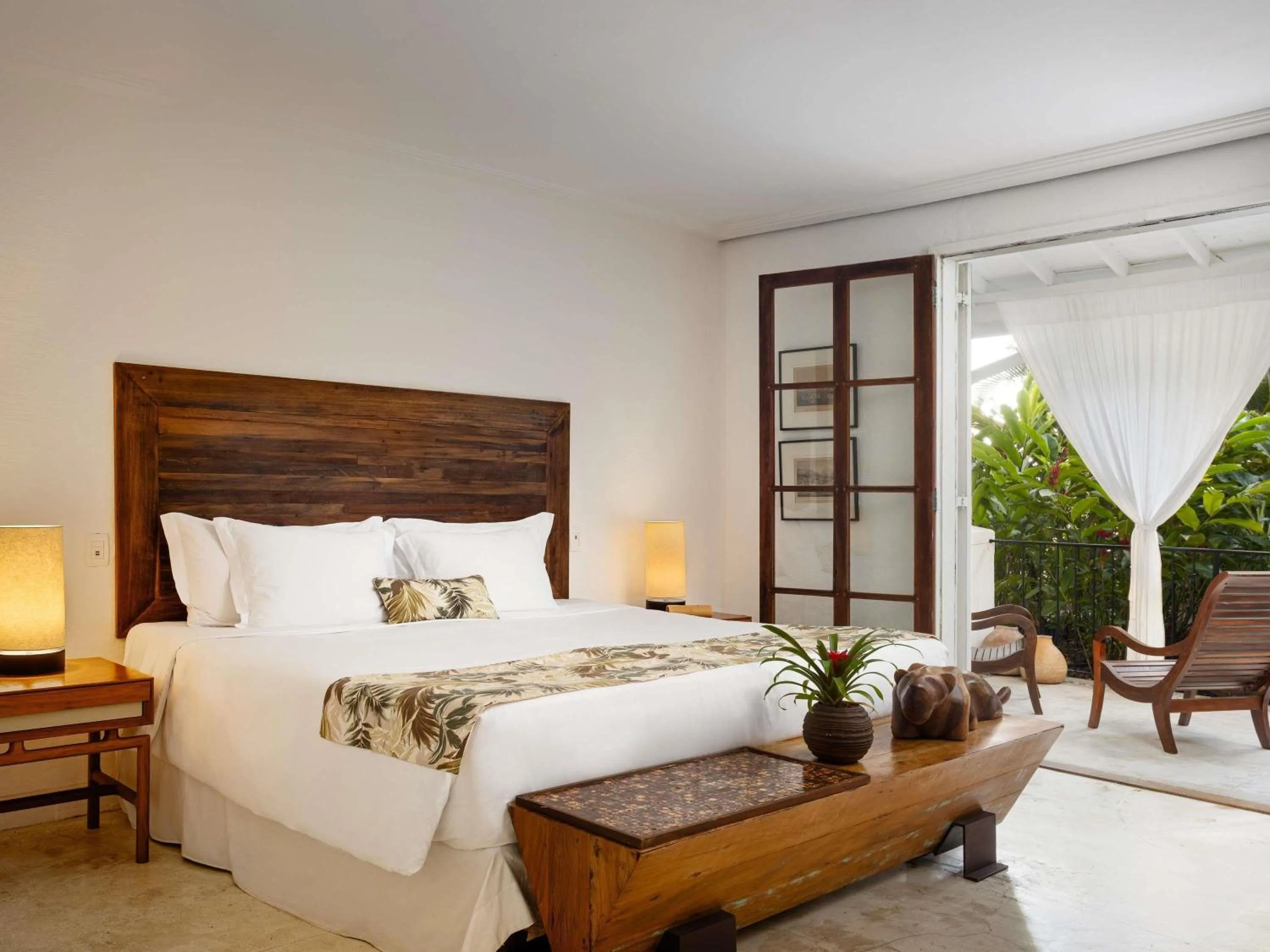 Bedroom, Bed in Santa Teresa Hotel Rio de Janeiro - MGallery Collection