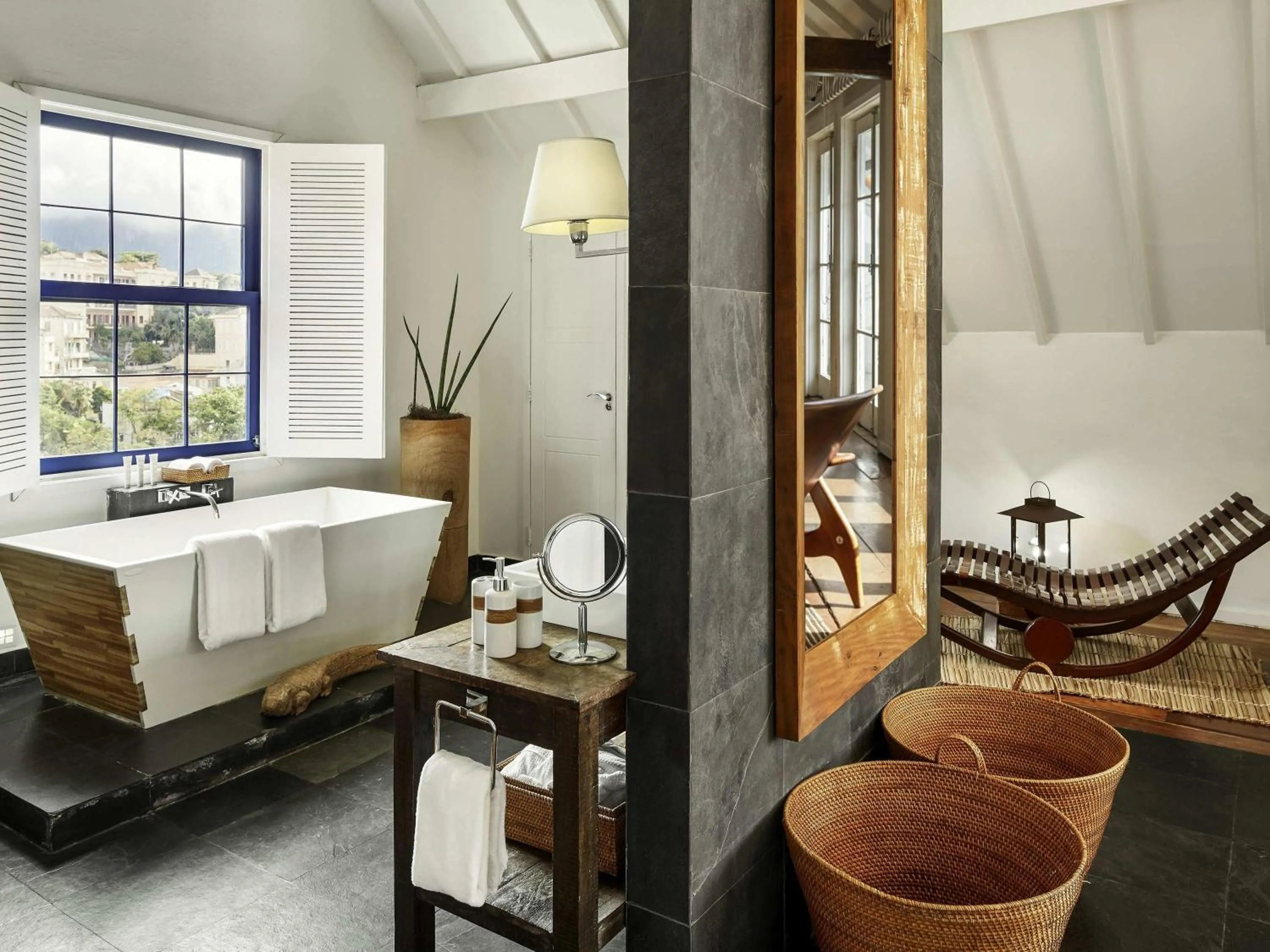 Photo of the whole room, Bed in Santa Teresa Hotel Rio de Janeiro - MGallery Collection